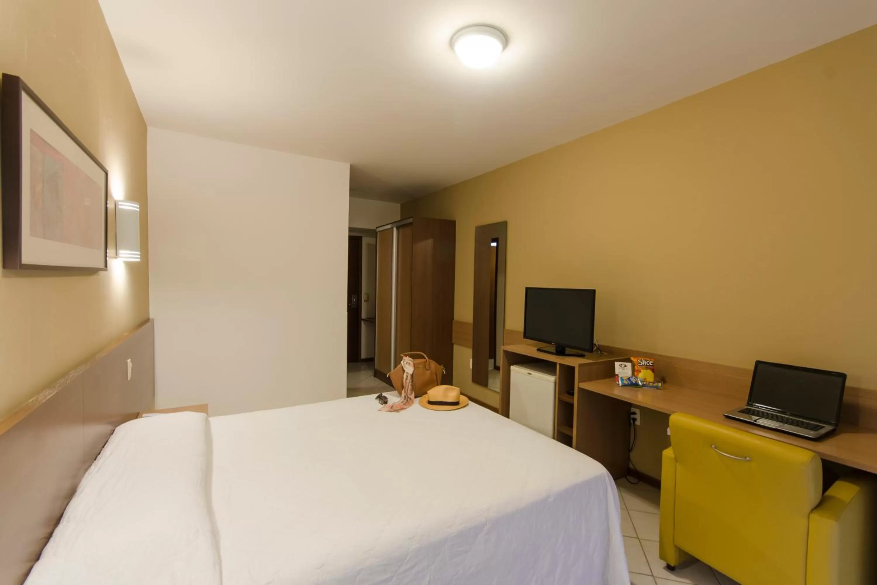 Bed in Atobá Praia Hotel