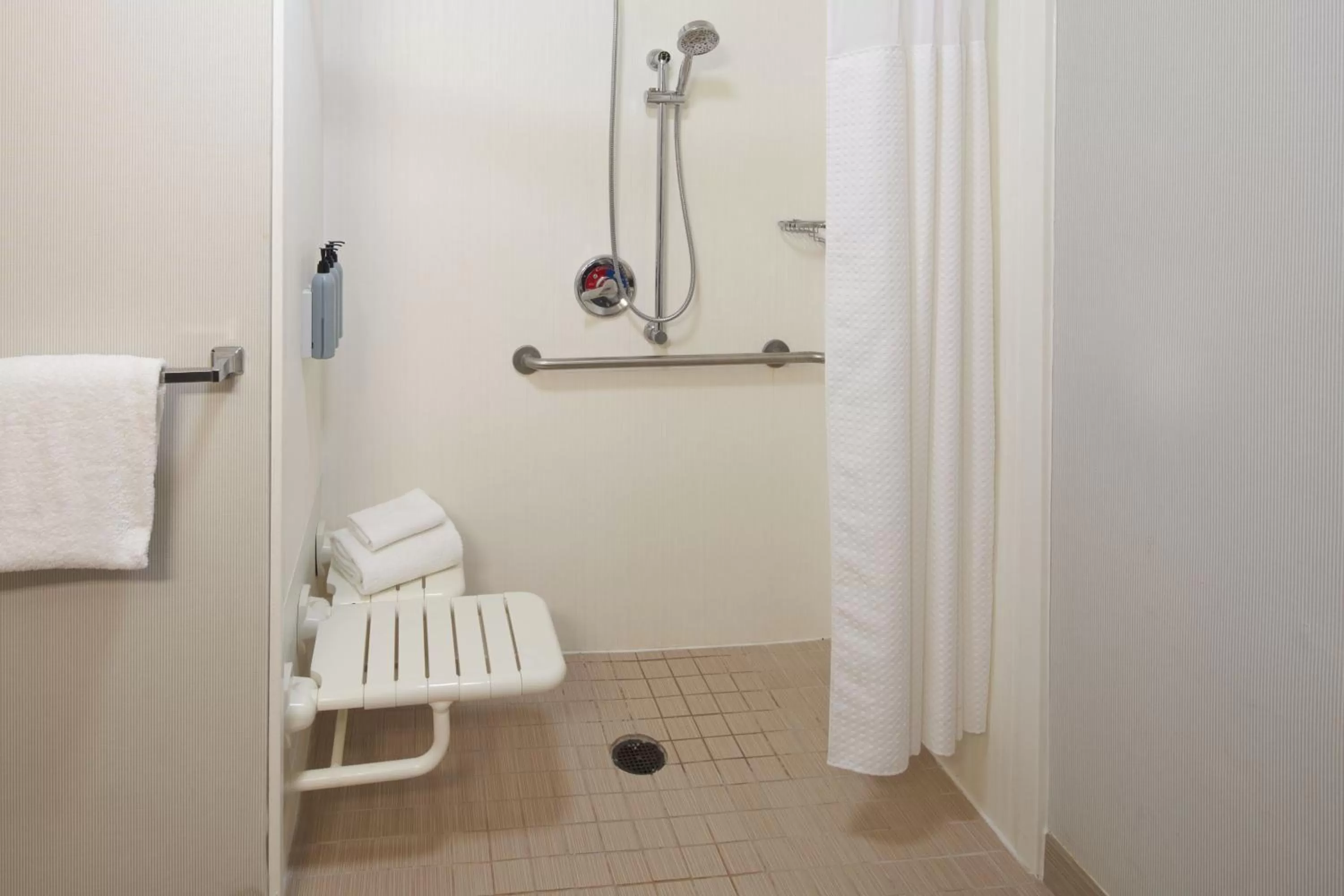 Bathroom in Courtyard by Marriott Orlando Lake Buena Vista in the Marriott Village