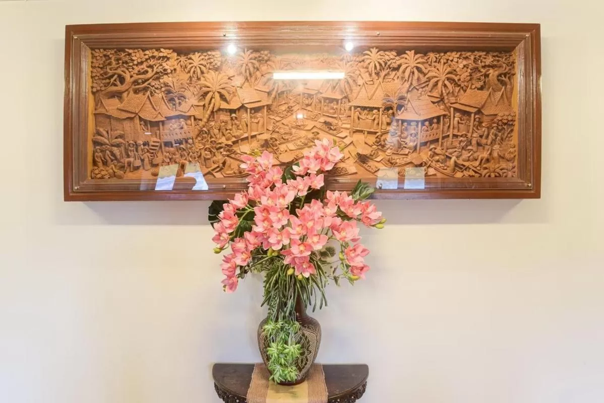 Decorative detail in Ban Ao Thong