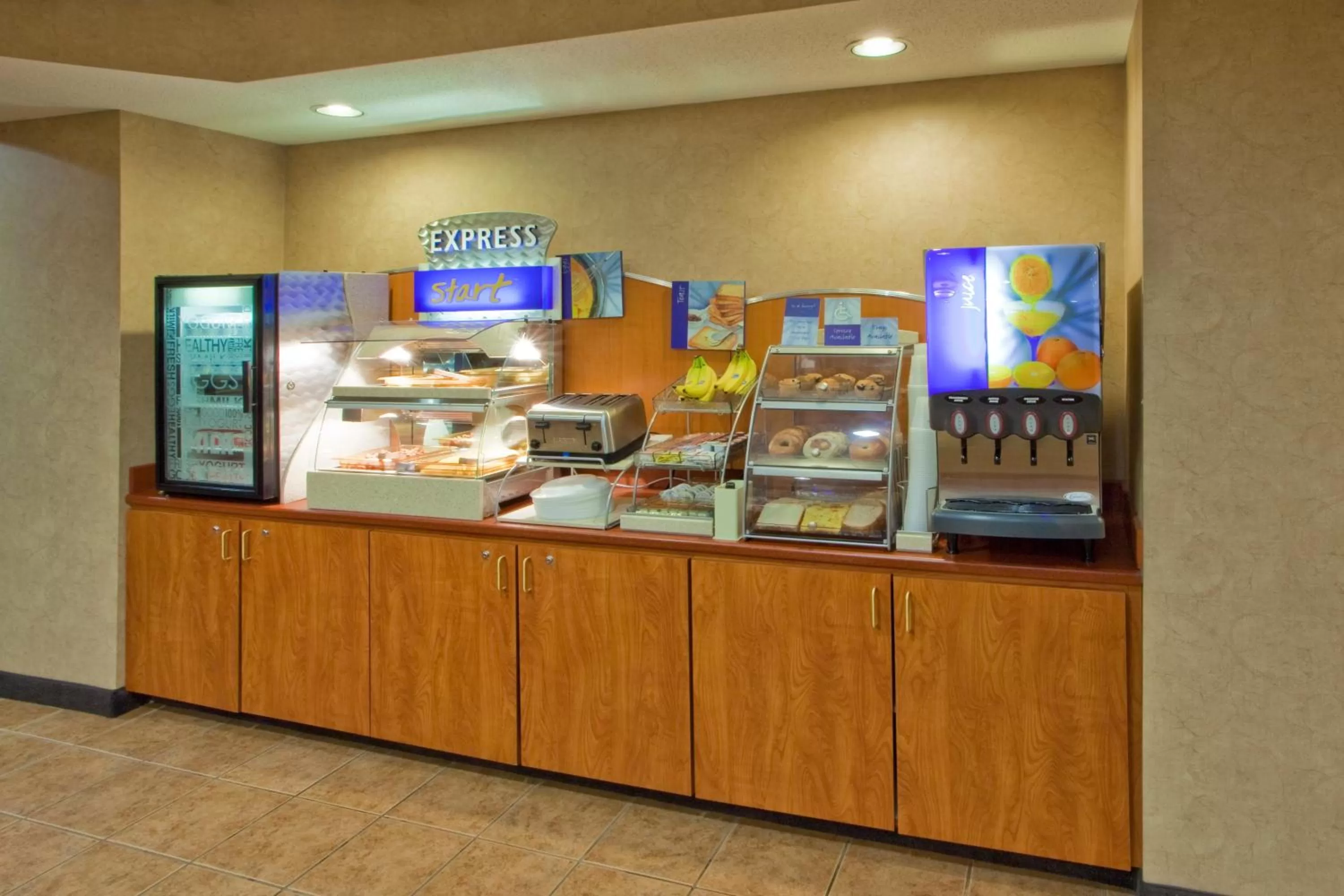 Breakfast in Holiday Inn Express Hanover by IHG