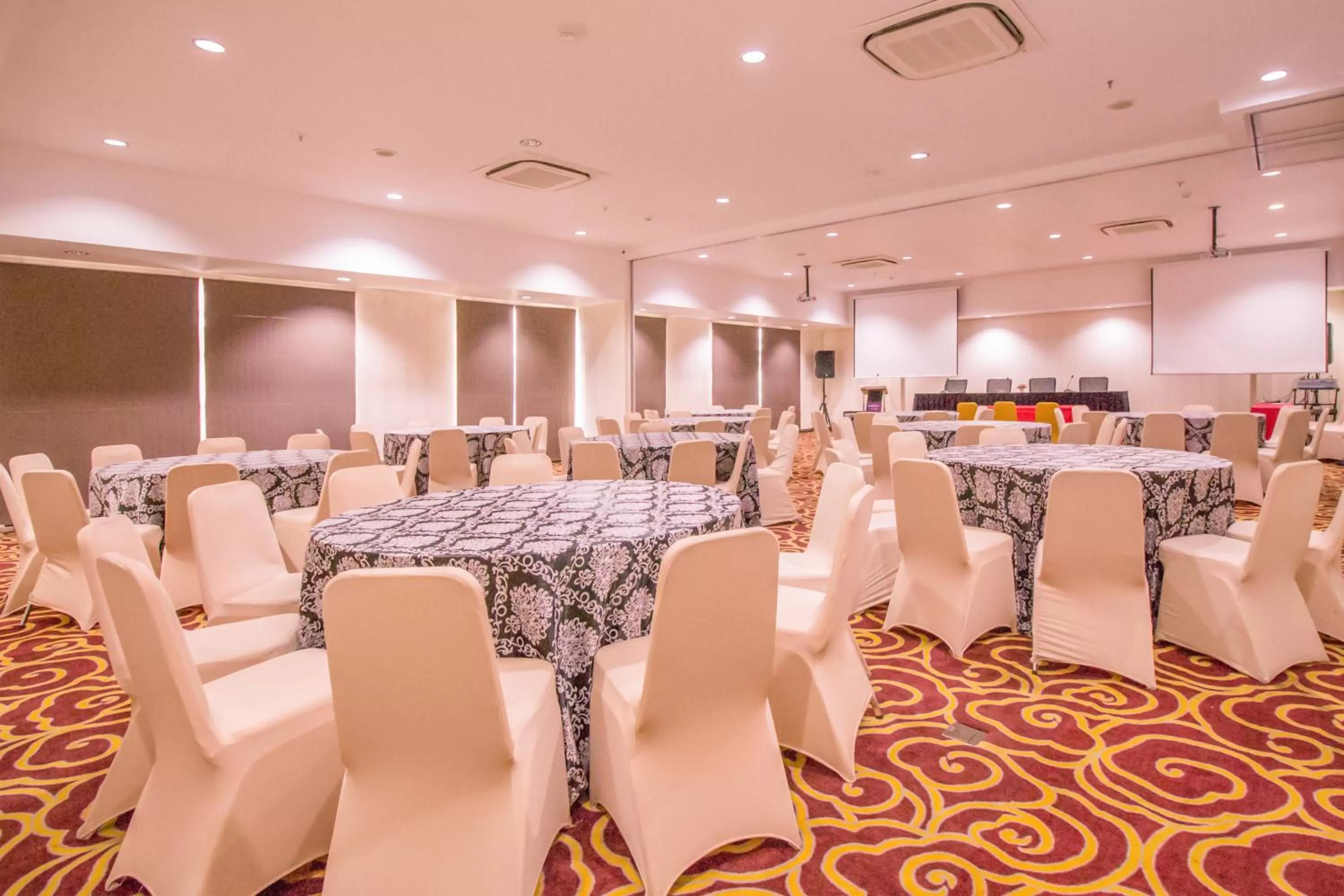 Business facilities in Mercure Pontianak City Center
