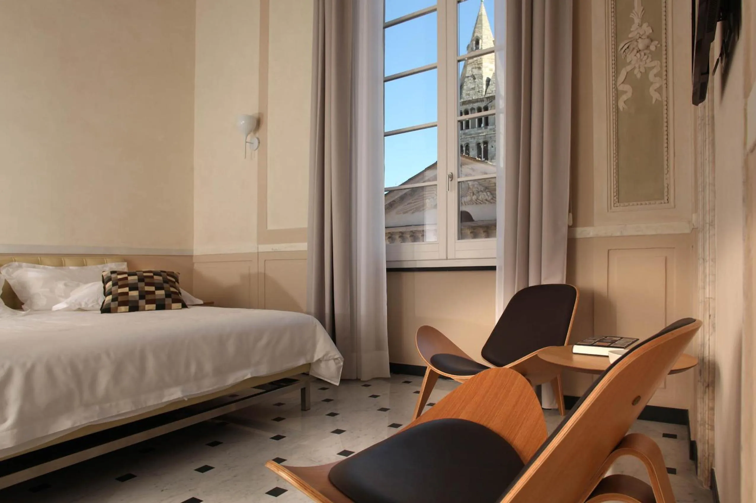 View (from property/room), Bed in Hotel Le Nuvole Residenza d'Epoca