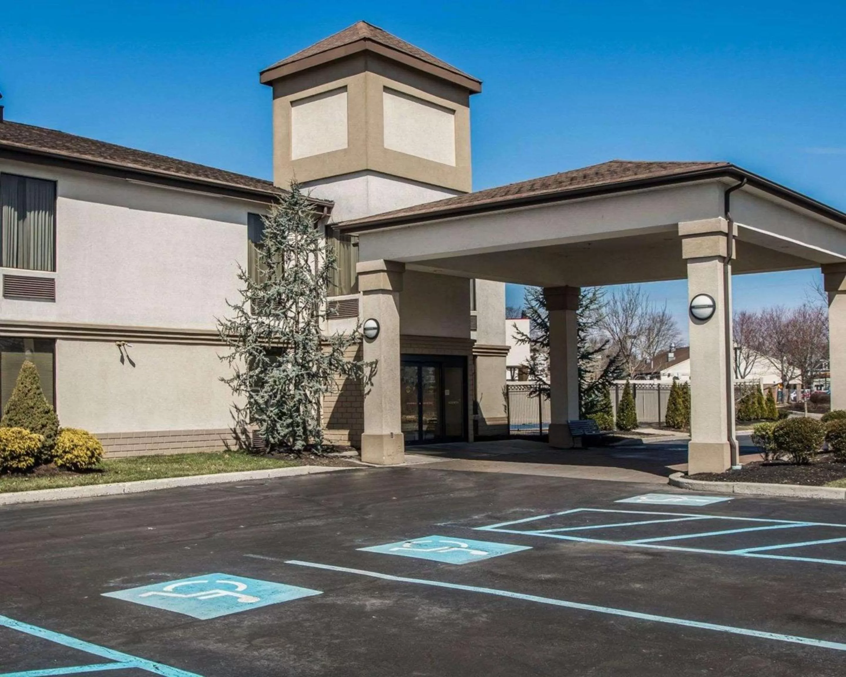 Property building in Quality Inn & Suites NJ State Capital Area