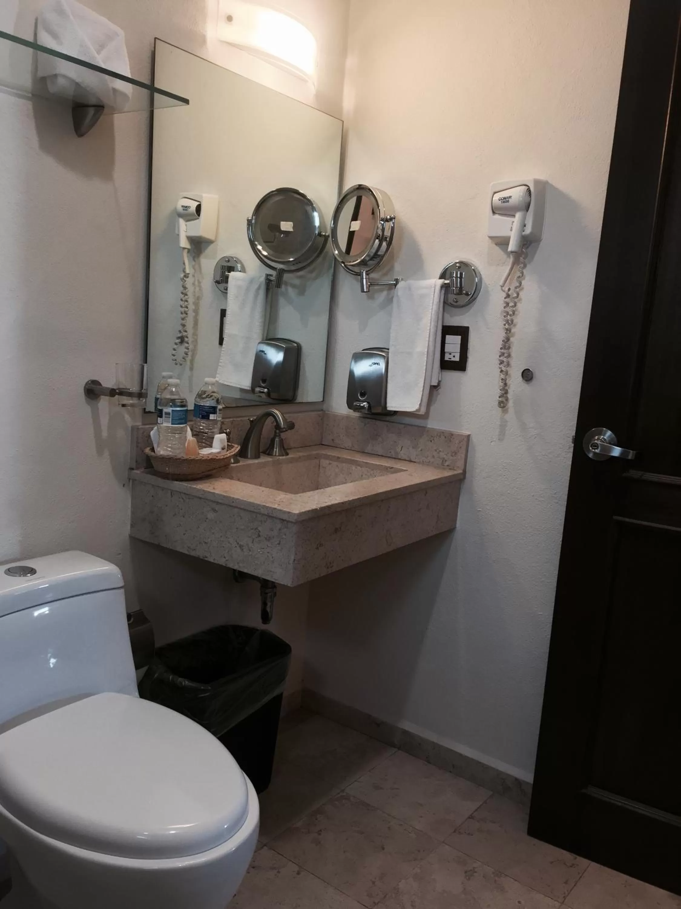 Bathroom in Hotel San Xavier