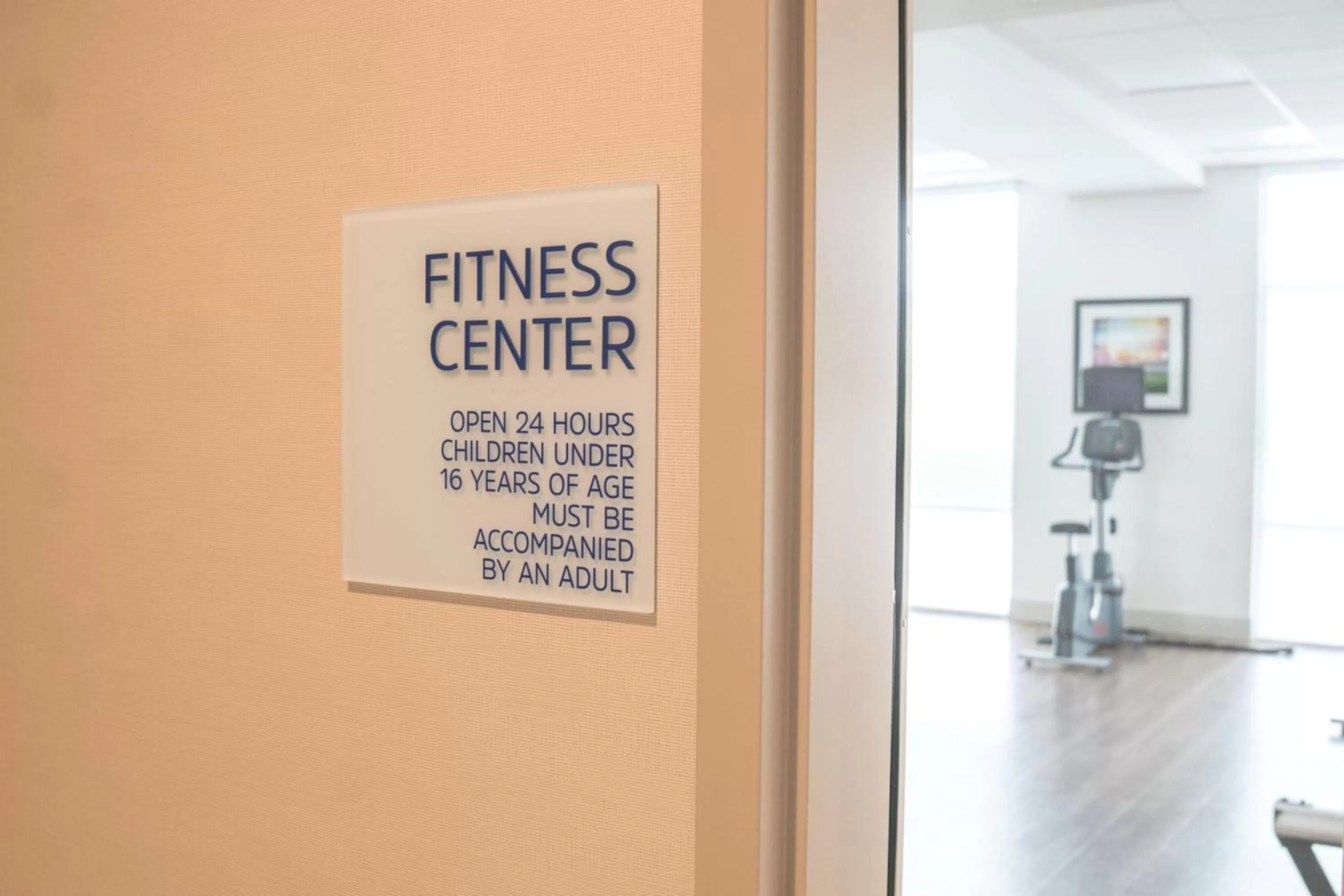 Fitness centre/facilities in Holiday Inn Express & Suites - Brandon by IHG