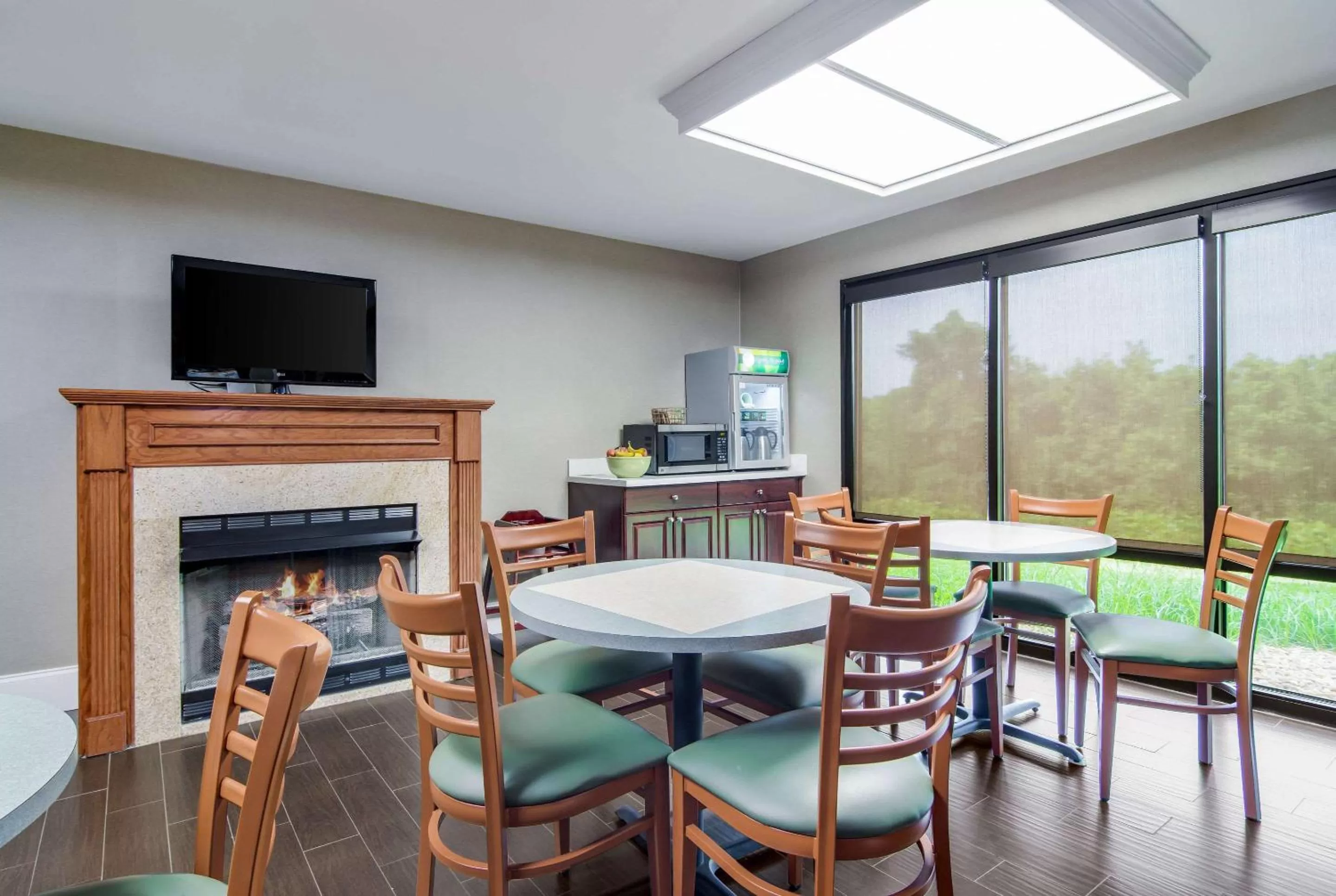 Restaurant/places to eat in Quality Inn & Suites Canton, GA