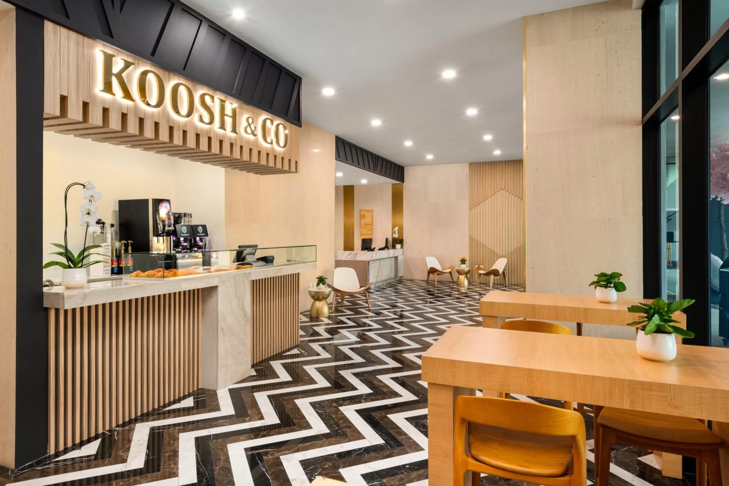 Coffee/tea facilities in Dolce by Wyndham Hollywood