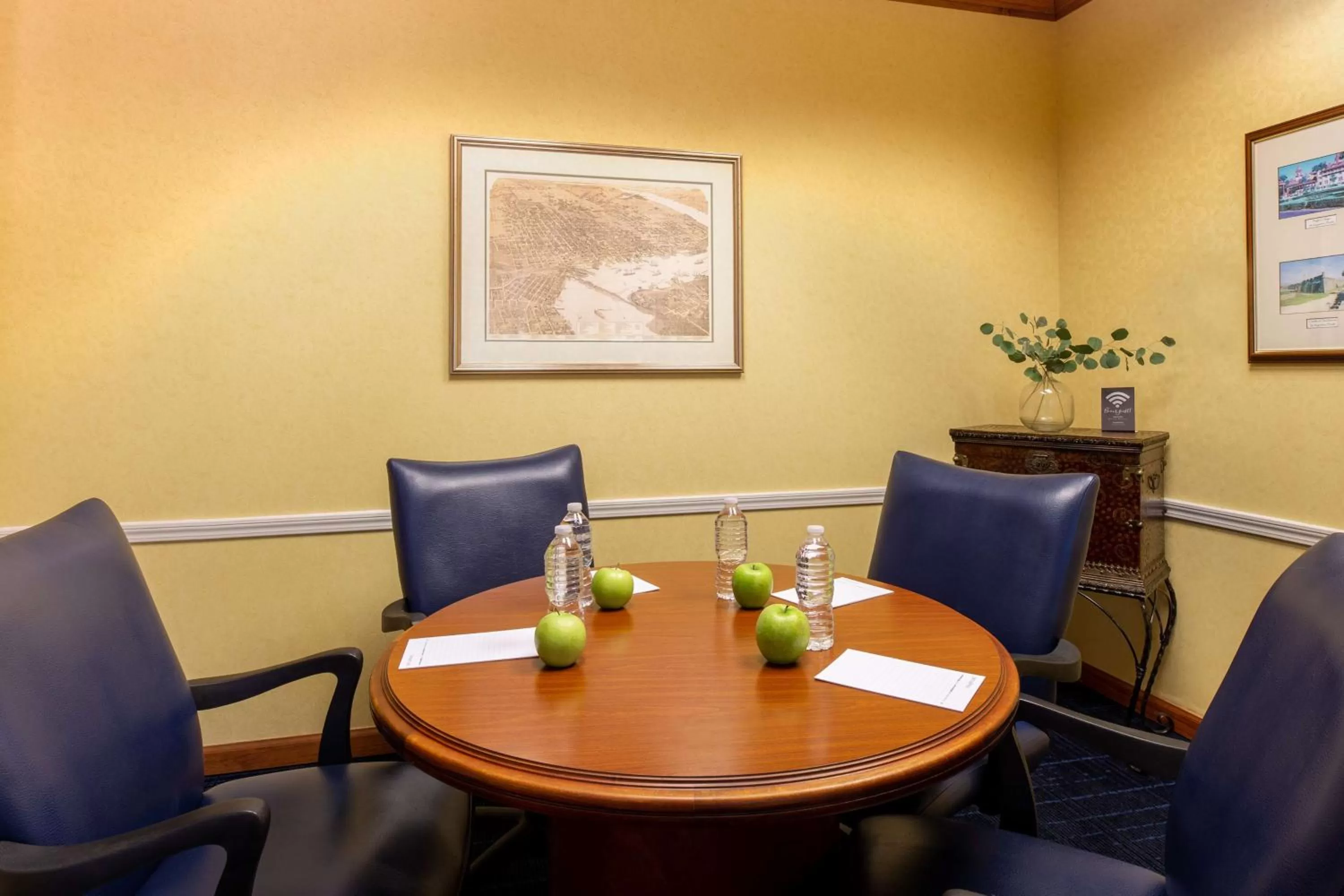Meeting/conference room in Hampton Inn & Suites Jacksonville Deerwood Park