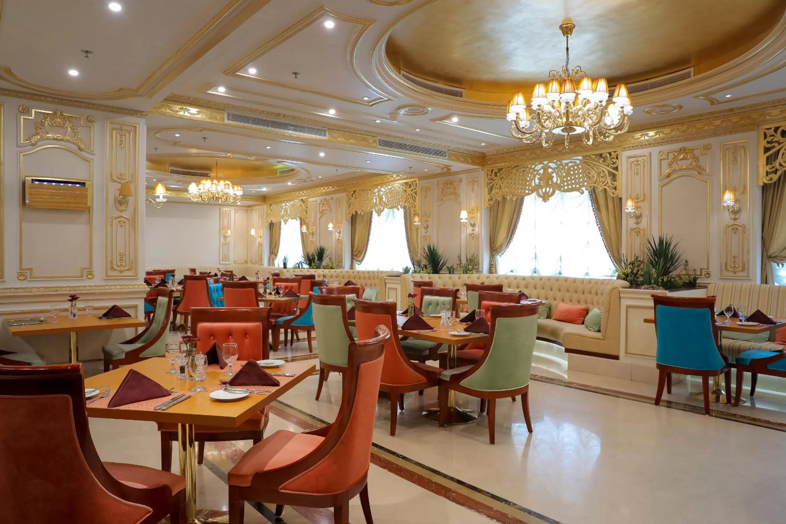 Restaurant/places to eat in Mövenpick Hotel City Star Jeddah