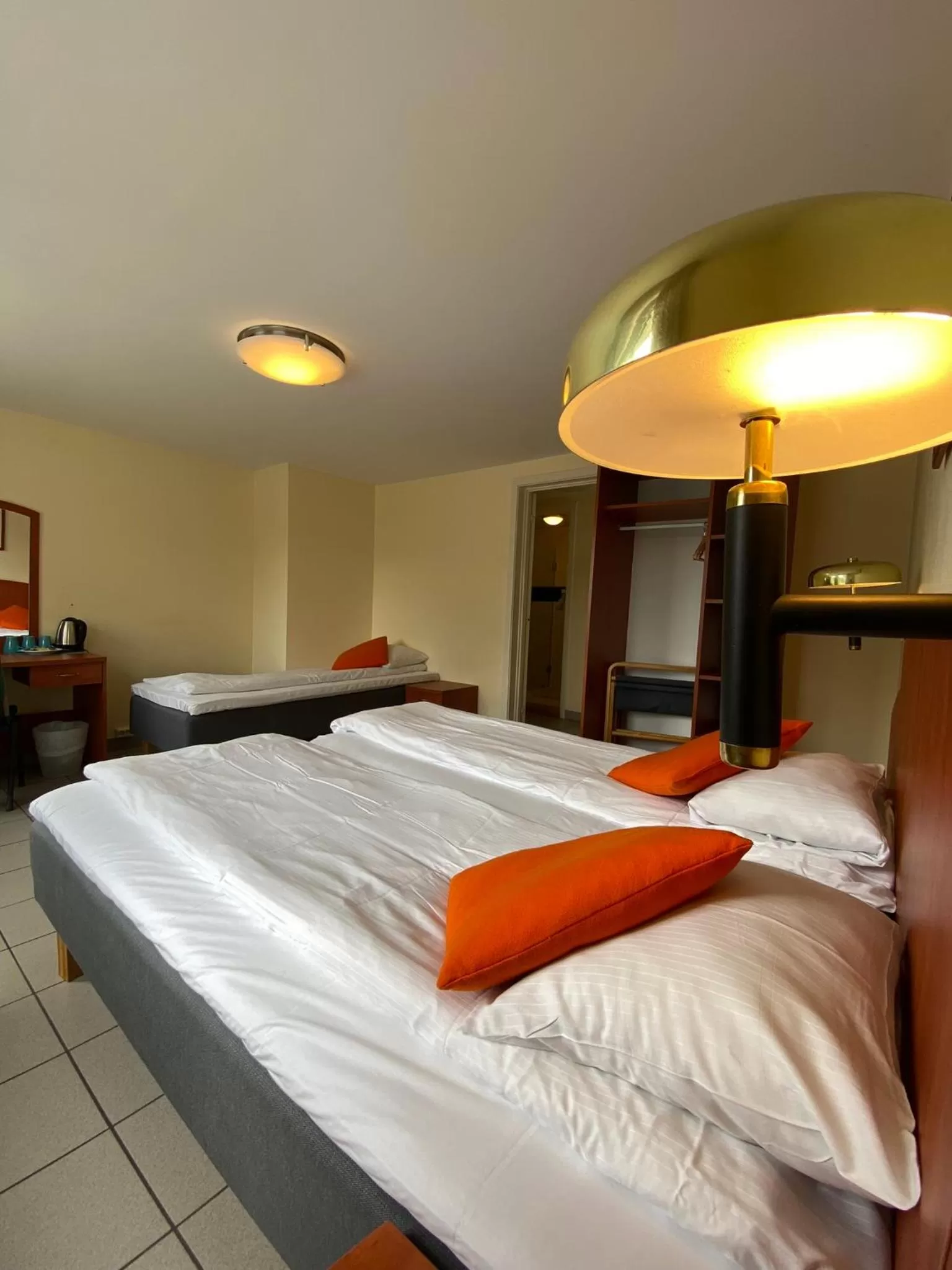 Photo of the whole room, Bed in Lilland Brewery Hotel