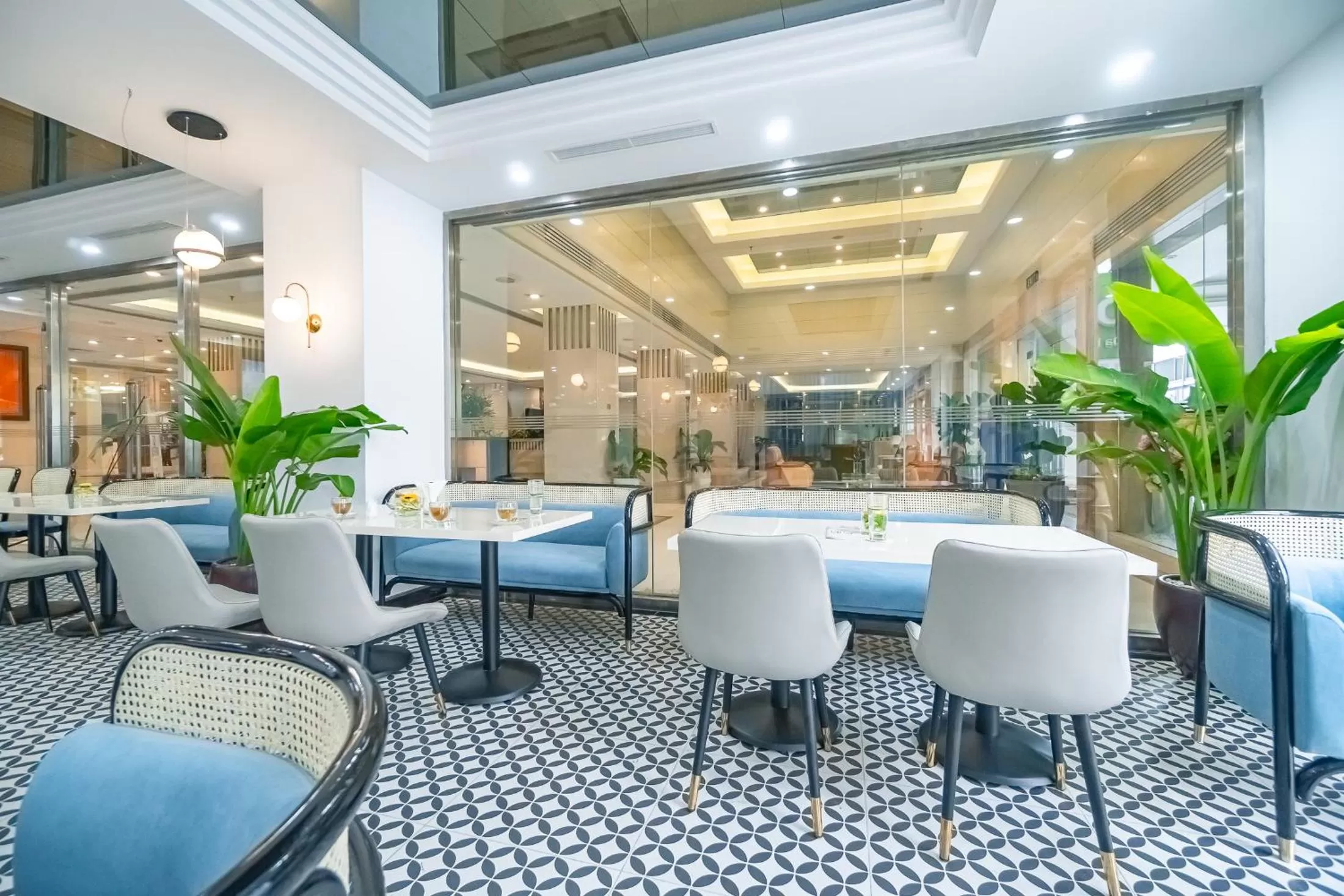 Restaurant/places to eat in Bao Son International Hotel