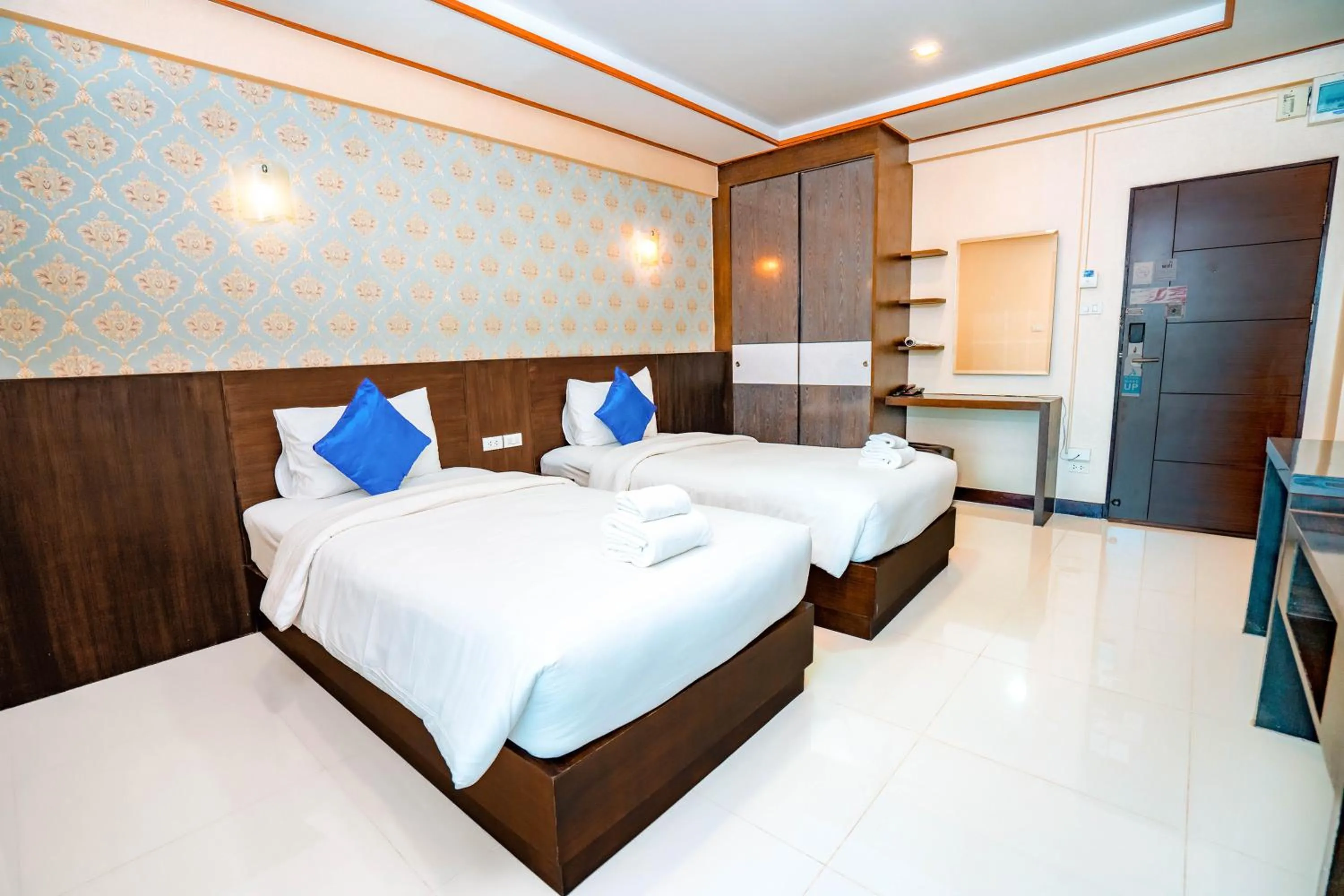 Bedroom, Bed in Blue Sky Residence Airport