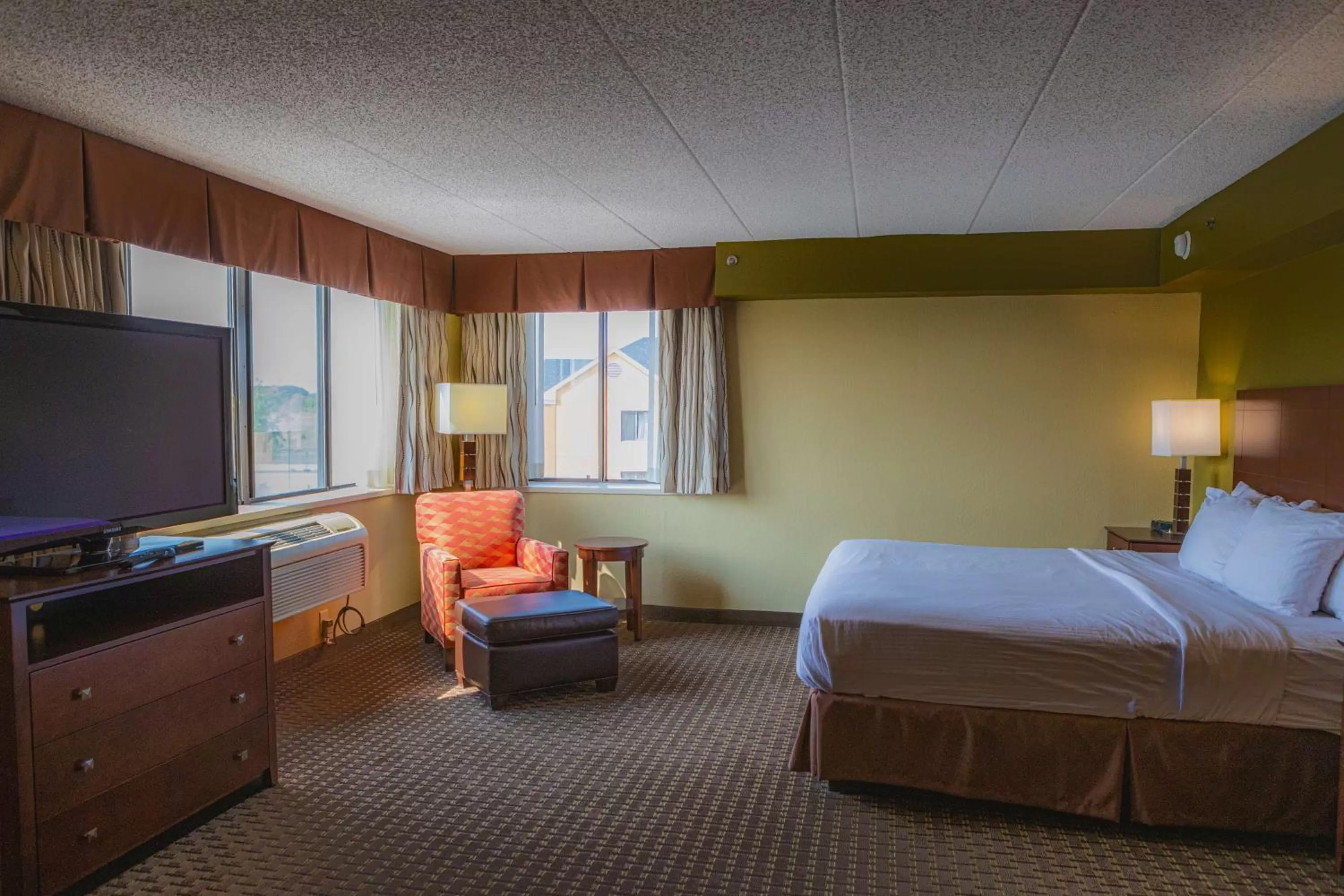 Bedroom, Bed in Best Western Executive Inn Kenosha - Pleasant Prairie