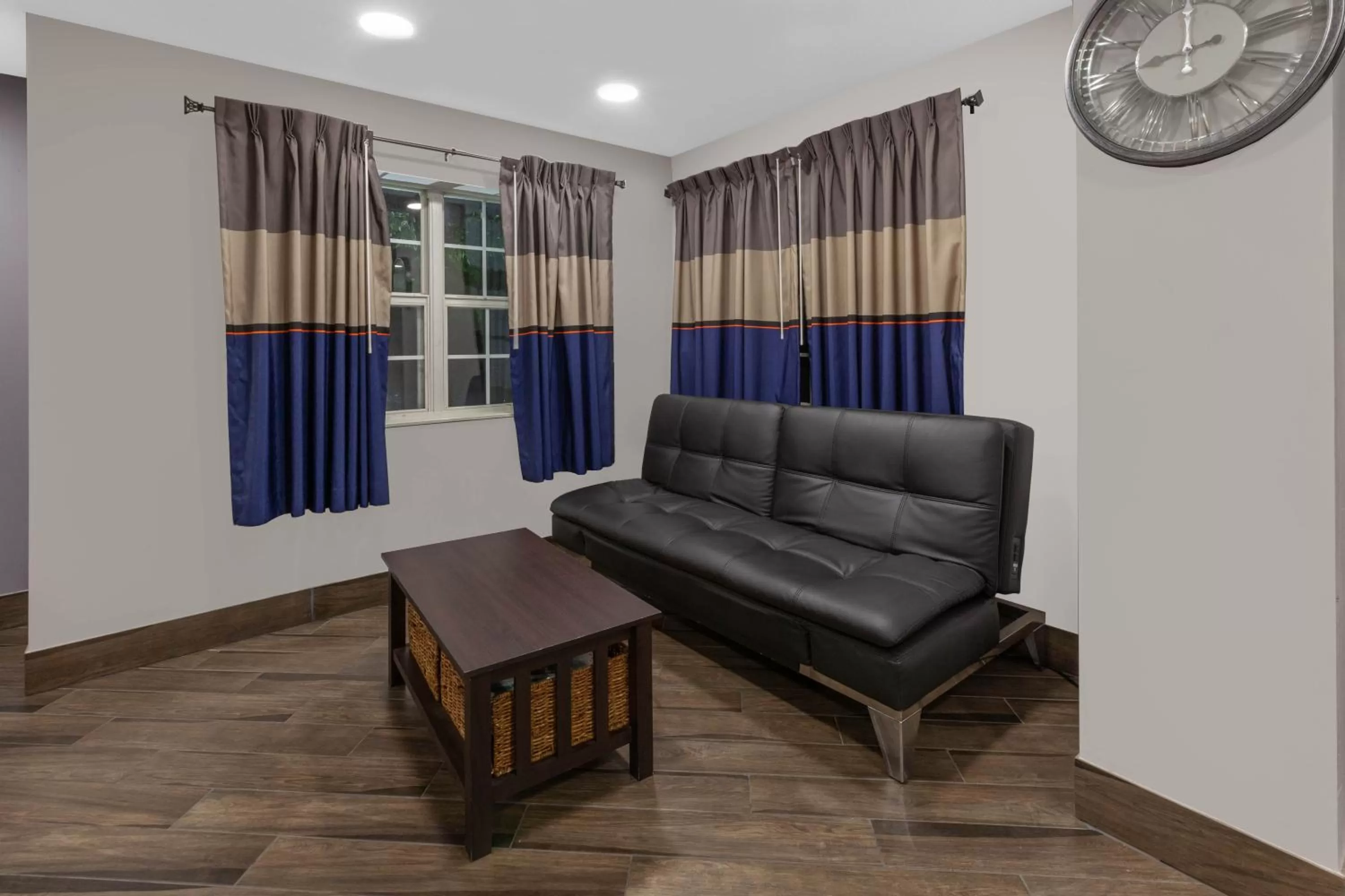 Seating area in Microtel Inn Suite by Wyndham BWI Airport