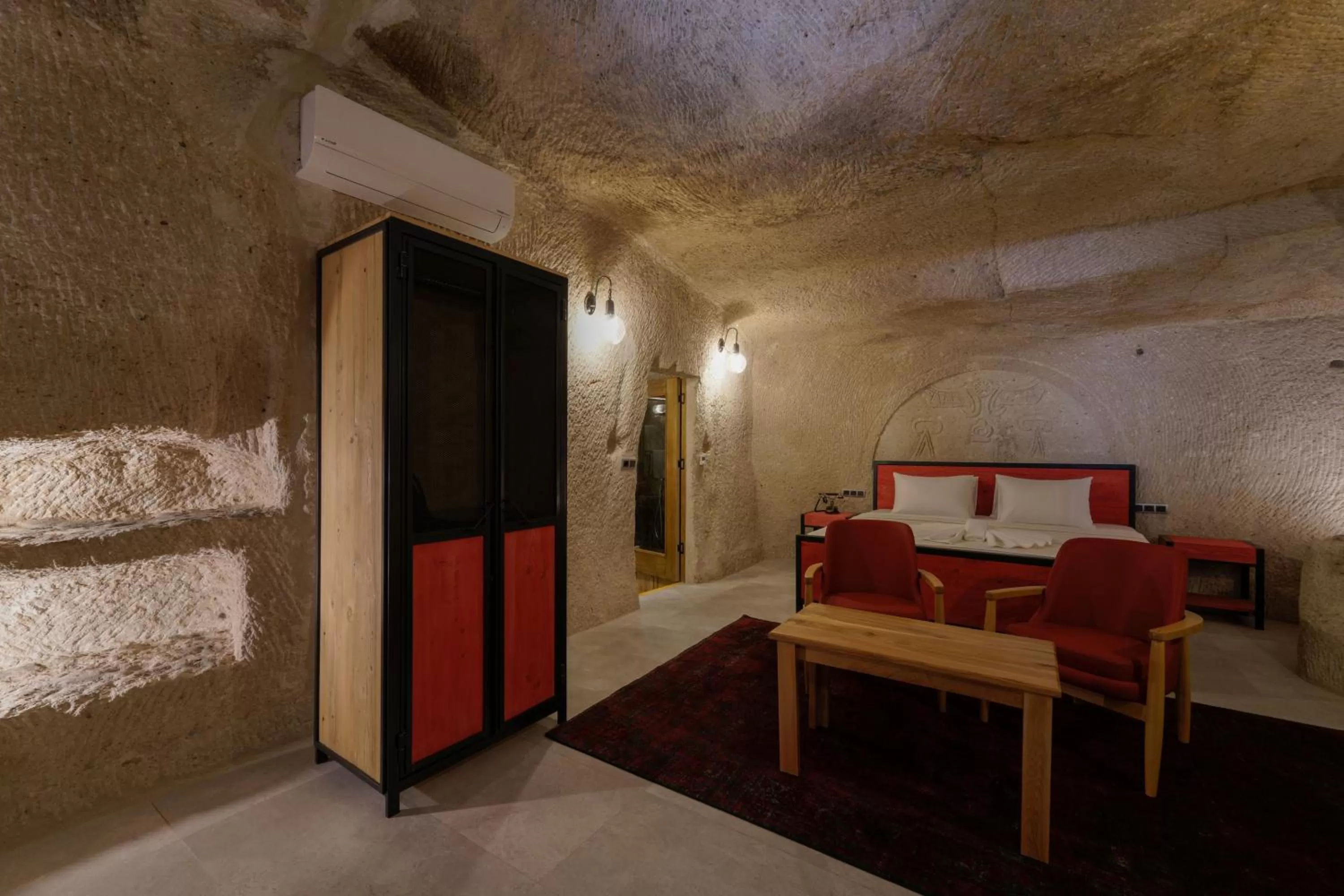 Bed in The Niche Cave Hotel