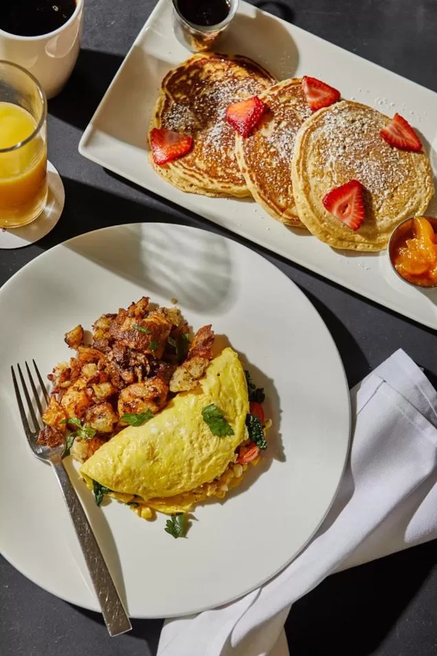 Breakfast in Shady Villa Hotel