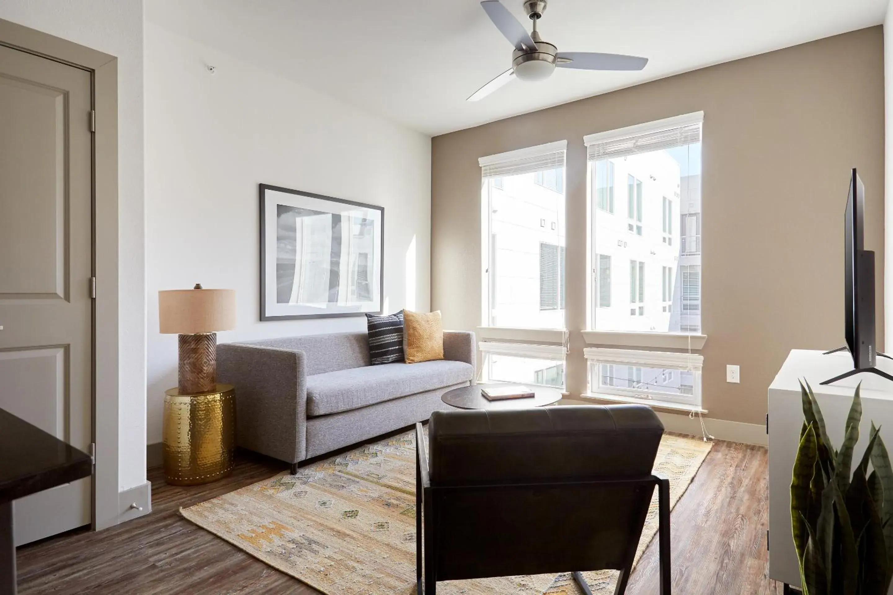 One-Bedroom Apartment in Sonder by Marriott Bonvoy East 5th Apartments East Austin One-Bedroom Apartment in Sonder by Marriott Bonvoy East 5th Apartments East Austin