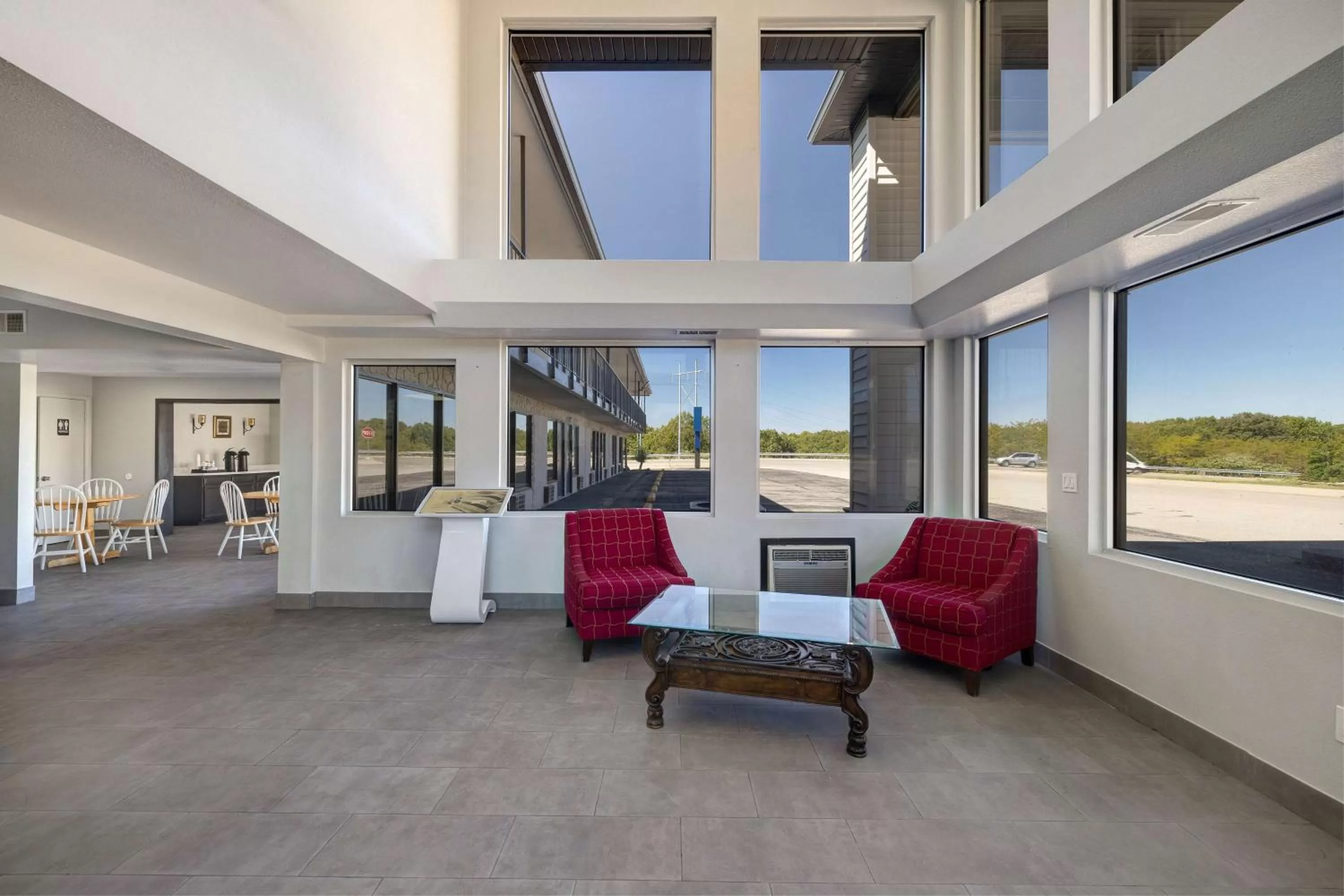 Lobby or reception in Studio 6 Branson West MO Silver Dollar City