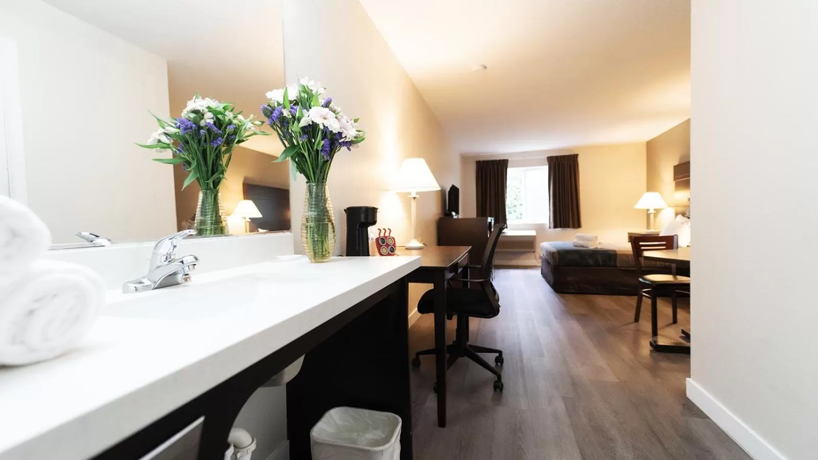 Bed in Ocean Star Inn