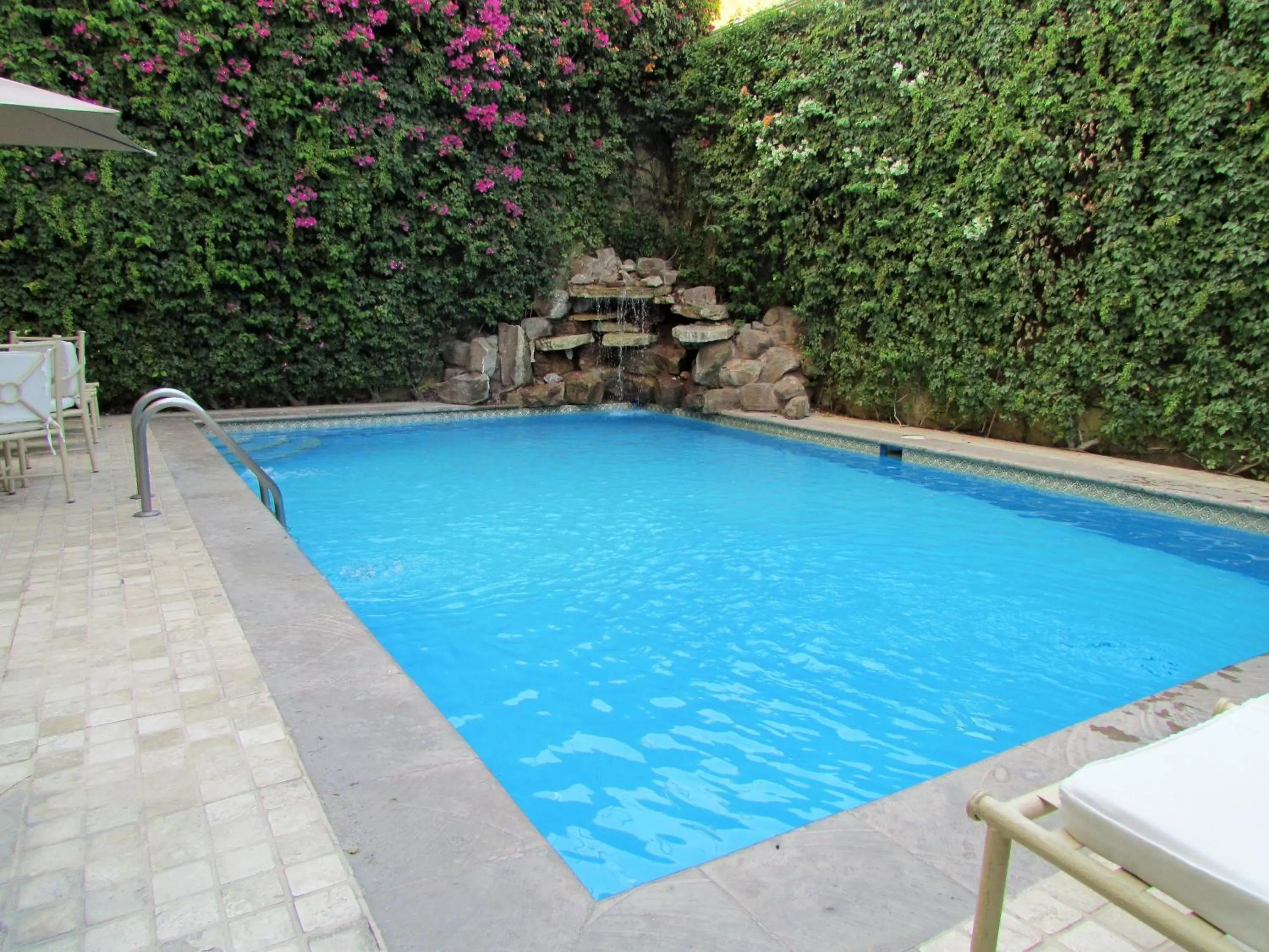 Swimming pool in Best Western Hotel Posada Del Rio Express