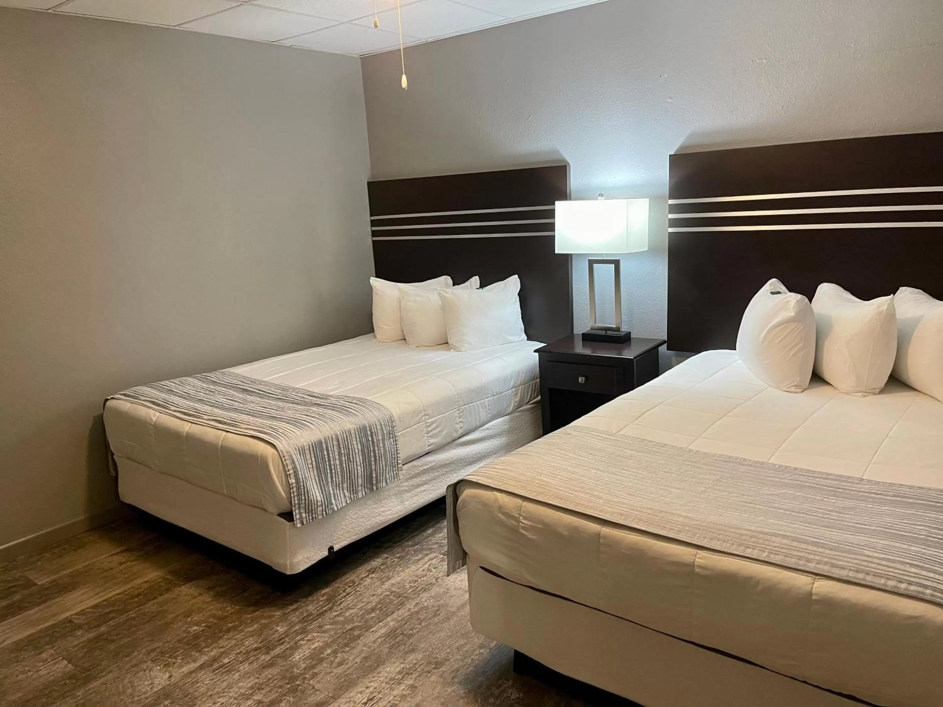 Bedroom, Bed in Lake Norfork Resort