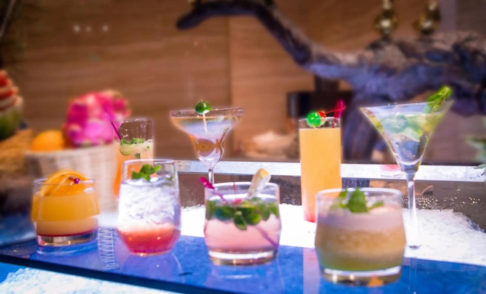 Lounge or bar in Crowne Plaza Shanghai Noah Square by IHG