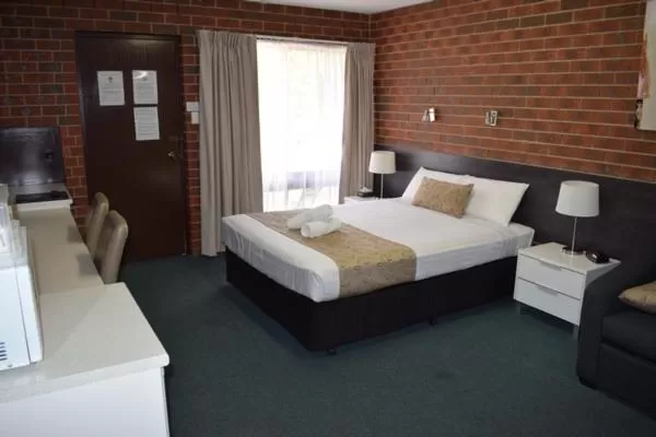 Queen Room - Disability Access in Healesville Motor Inn