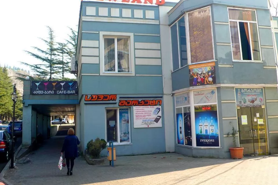 Property Building in Hotel Newland