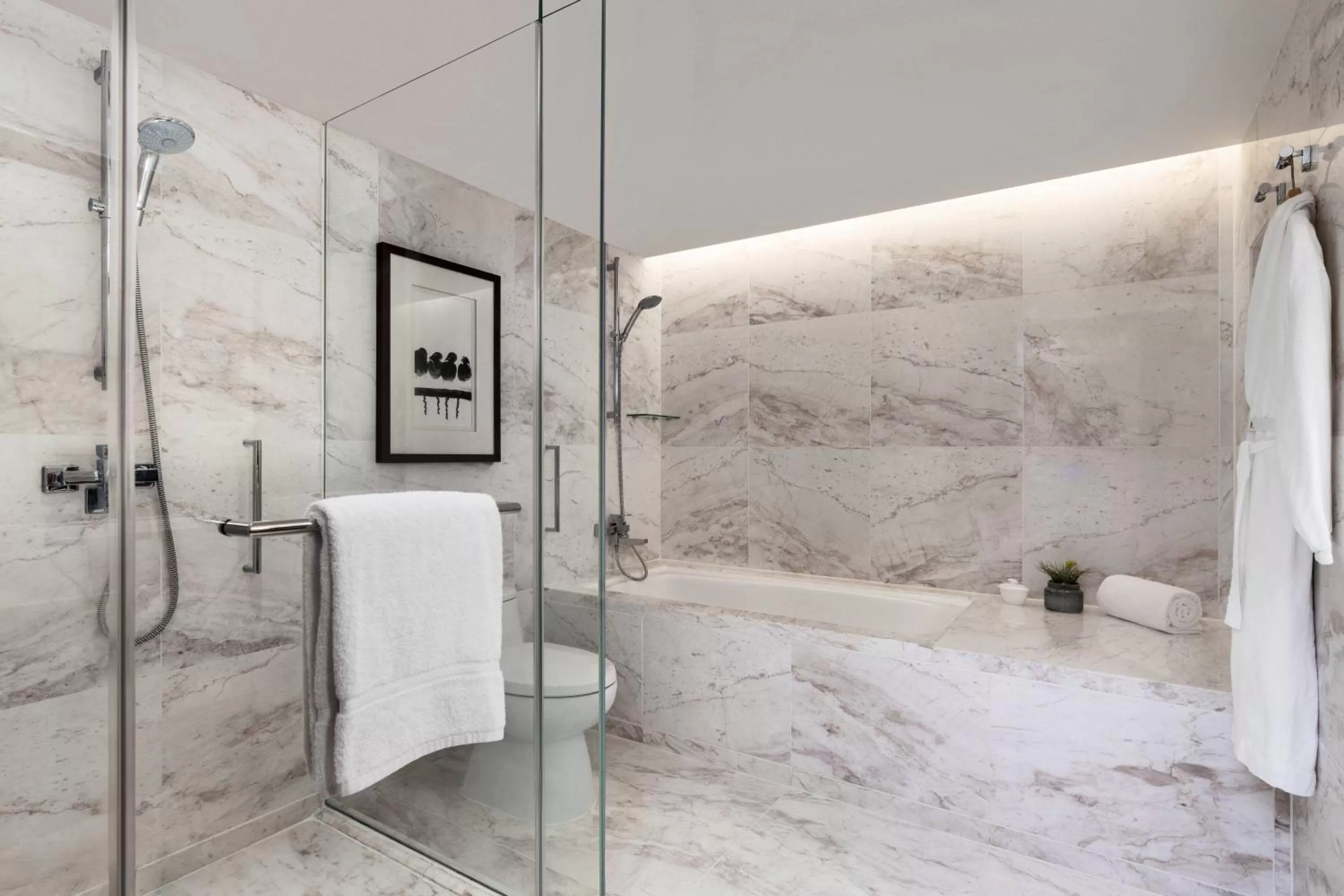 Bathroom in Hong Kong SkyCity Marriott Hotel