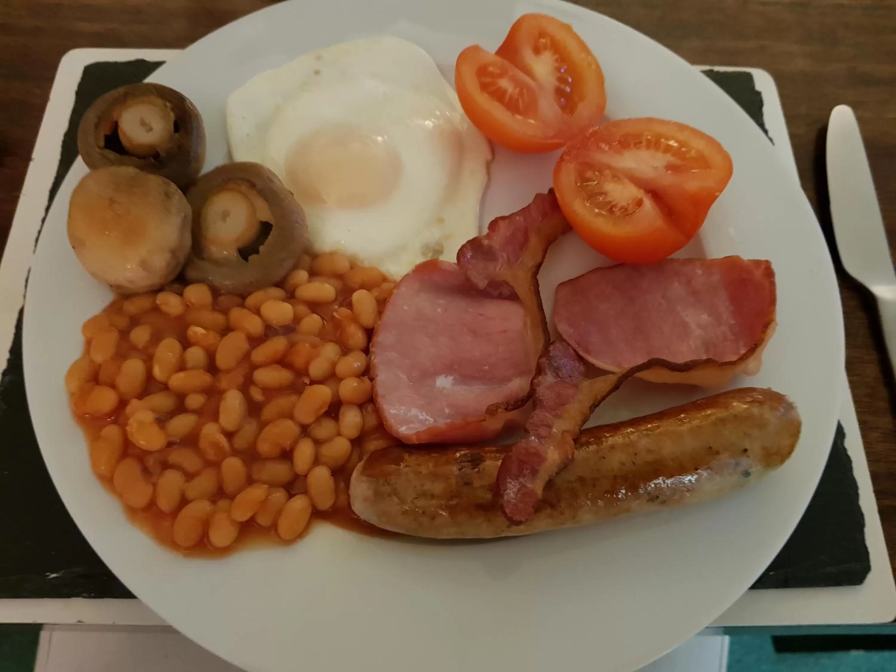 Dining area in Wisteria Haze