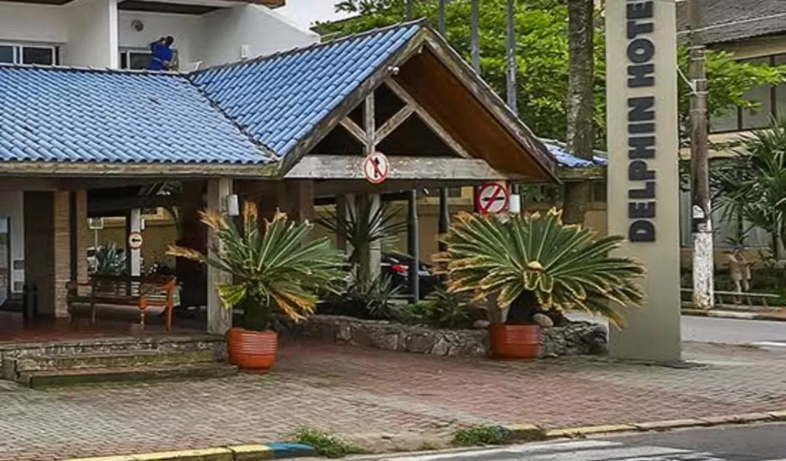 Property building in Apart Hotel Delphin Guaruja