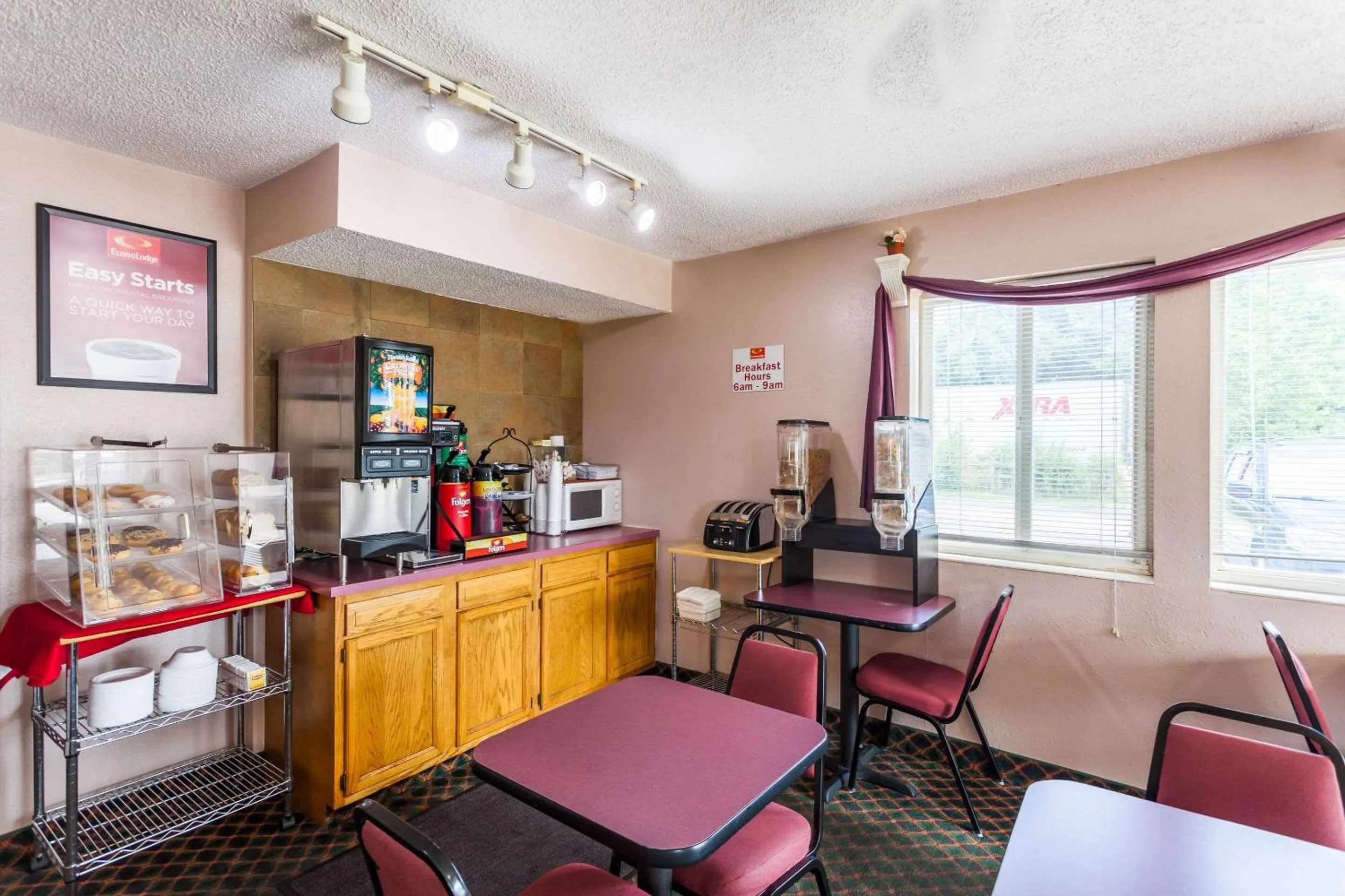 Restaurant/places to eat in Econo Lodge Lincoln