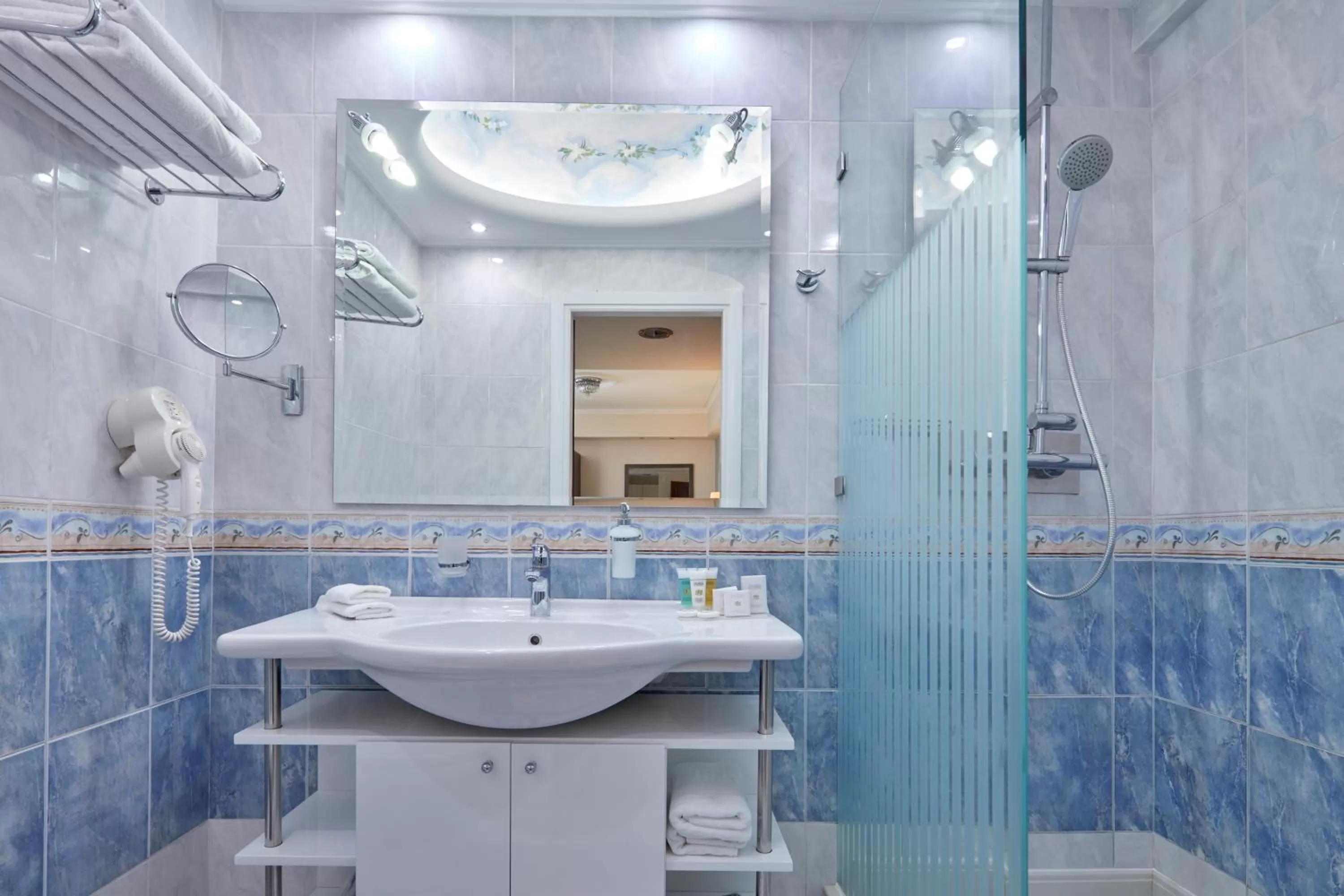 Shower in Ava Hotel and Suites