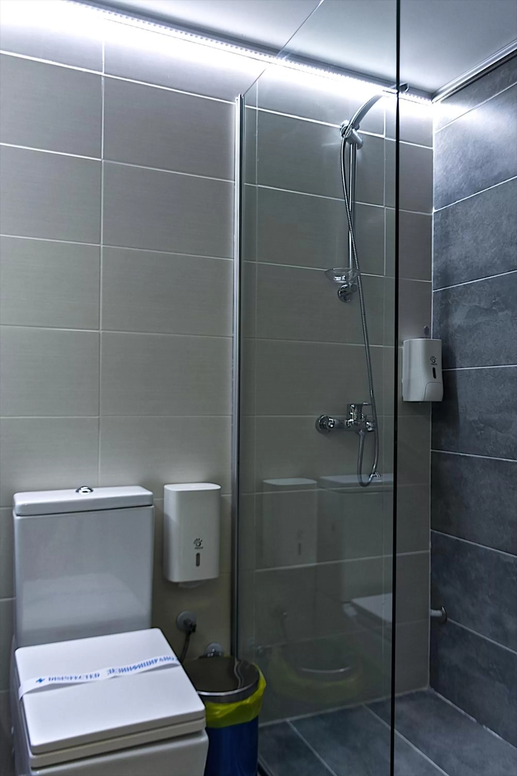 Shower in Hotel De KOKA