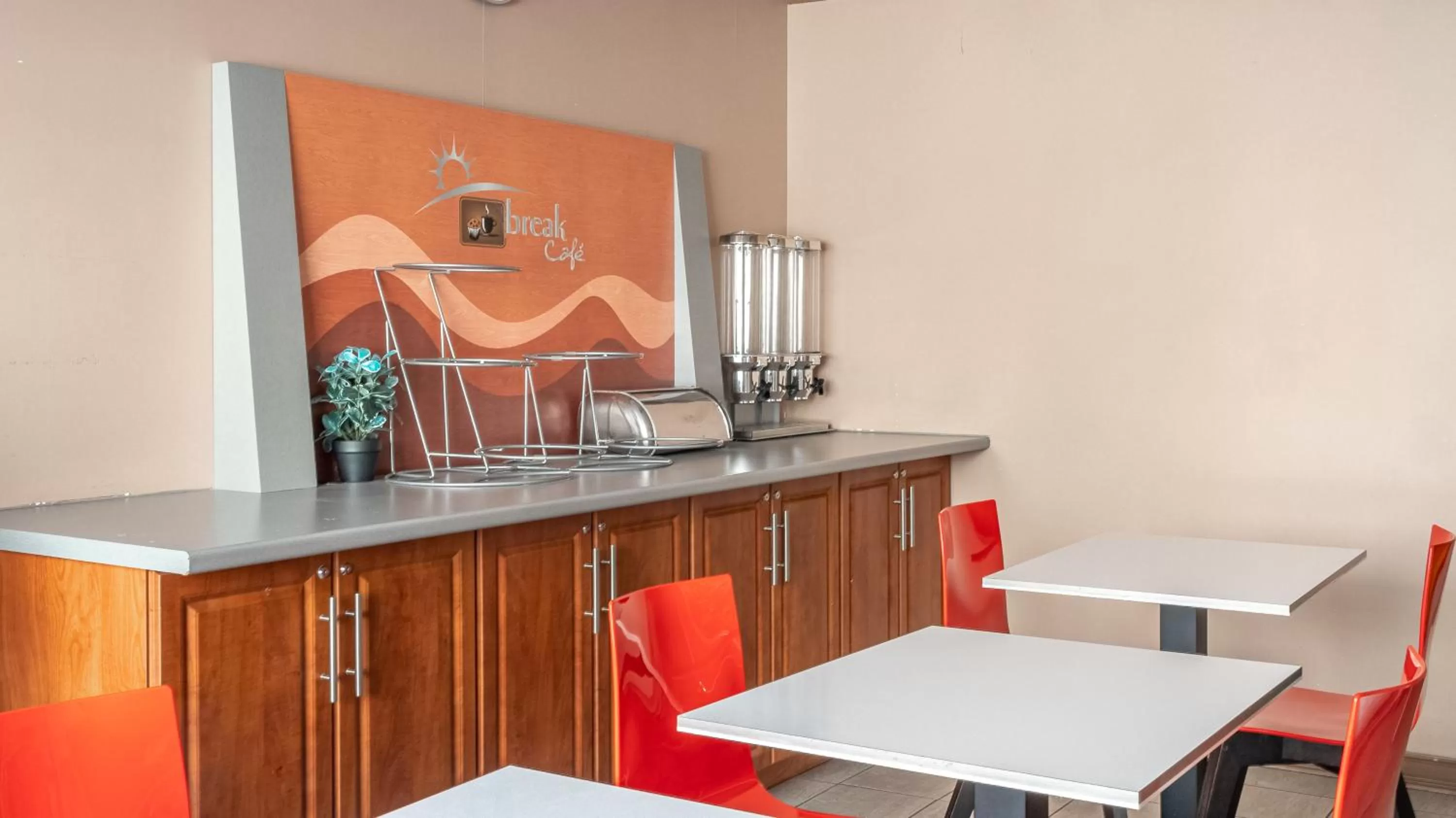 Breakfast in Knights Inn North Bay