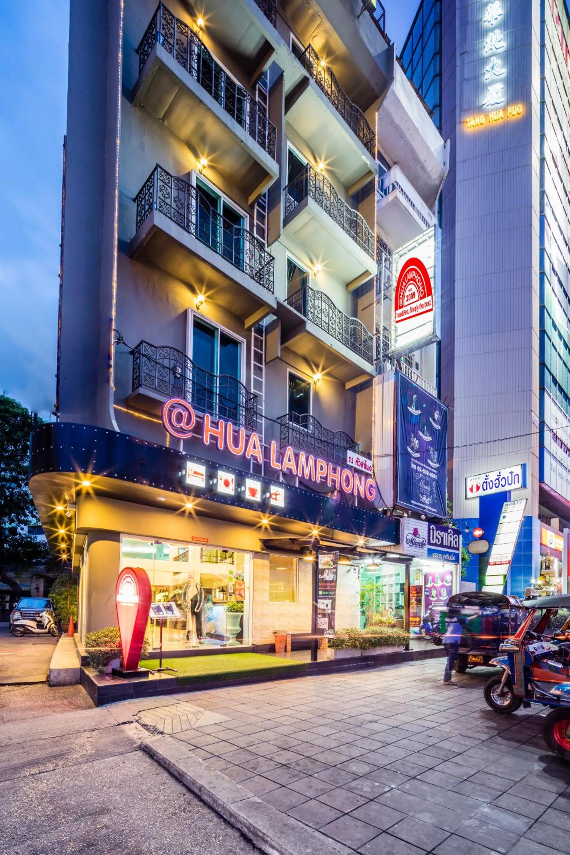 Property building in At Hua Lamphong Hotel