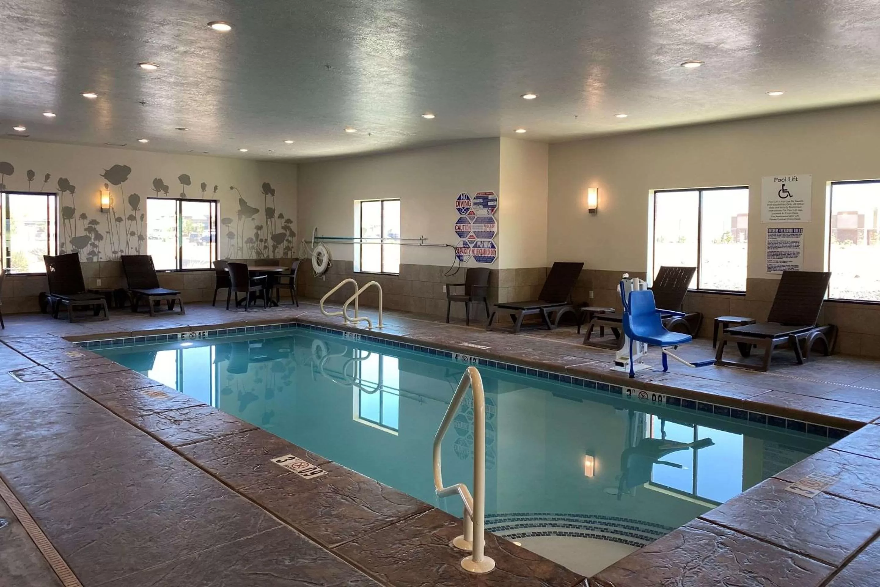 Swimming pool in Sleep Inn & Suites Hurricane Zion Park Area