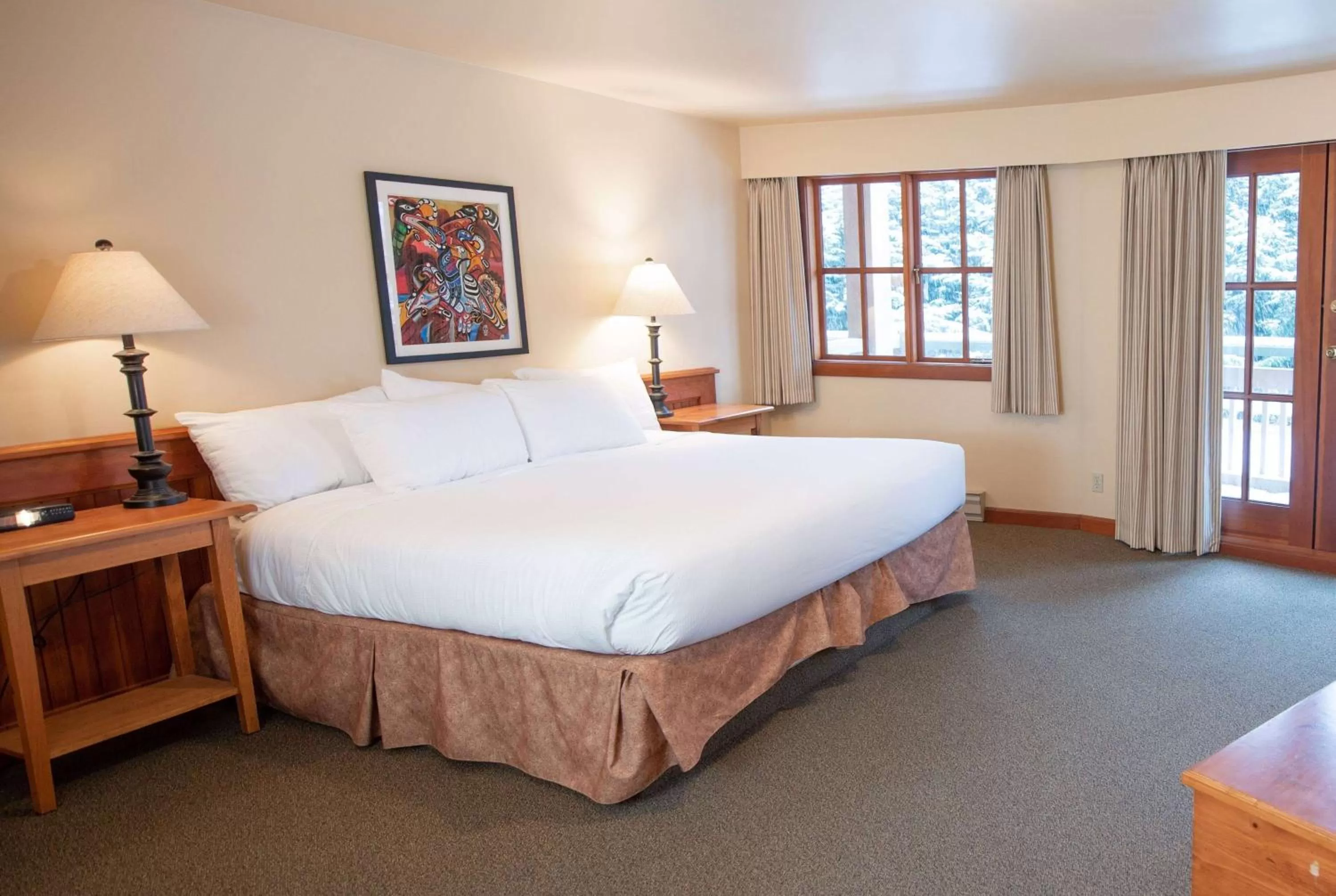 Photo of the whole room in Painter's Lodge, Trademark Collection by Wyndham