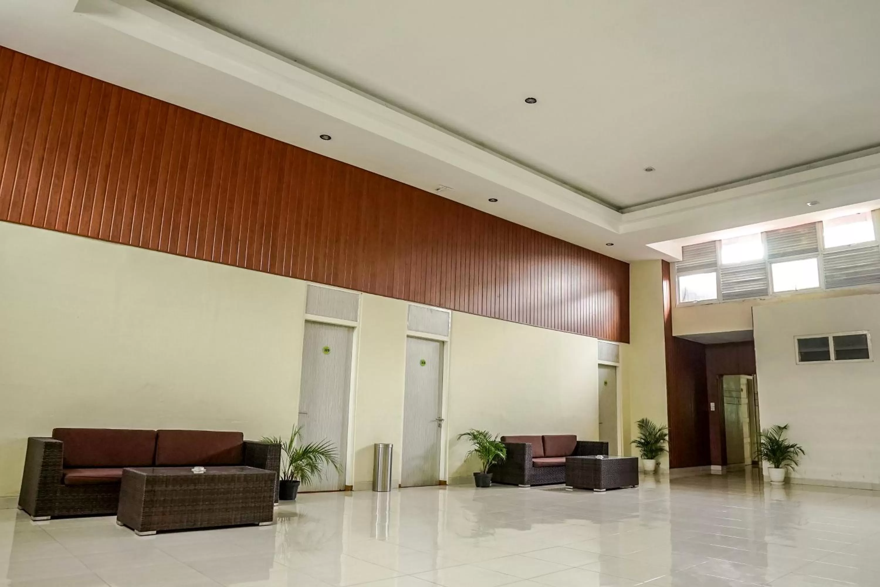 Living room in Airlangga Hotel