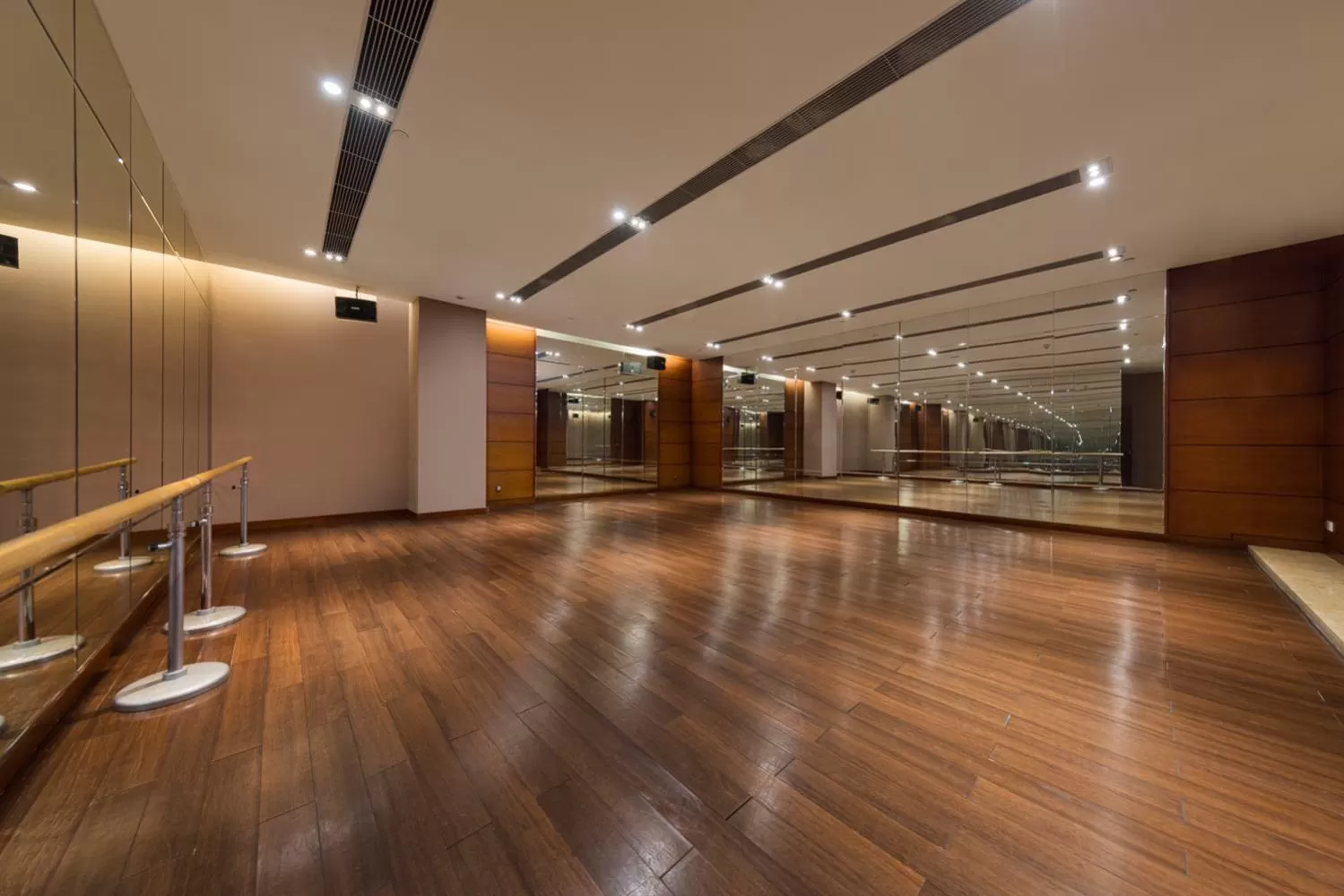 Fitness centre/facilities in Glenview ITC Plaza Chongqing