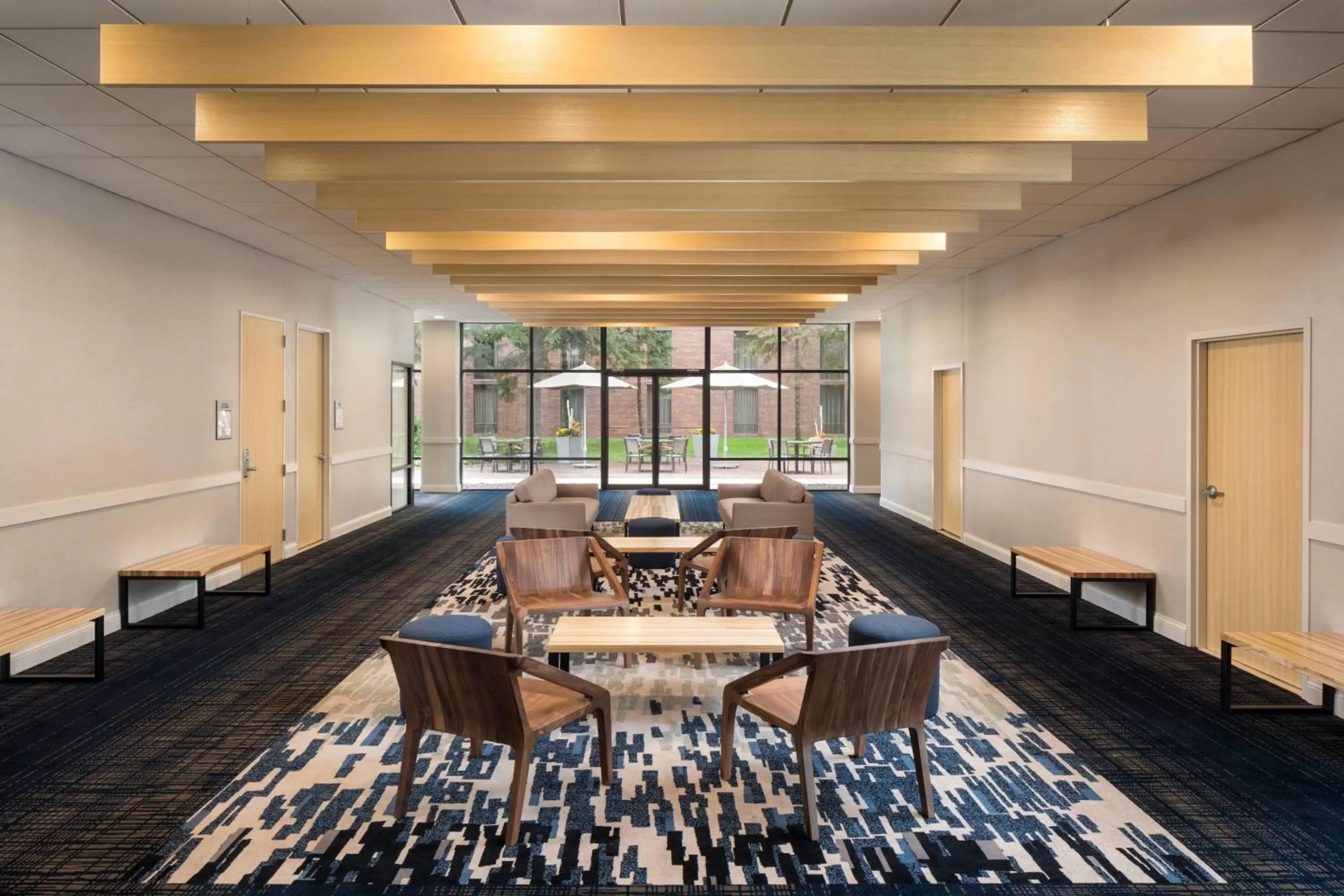 Meeting/conference room in Delta Hotels by Marriott Minneapolis Northeast