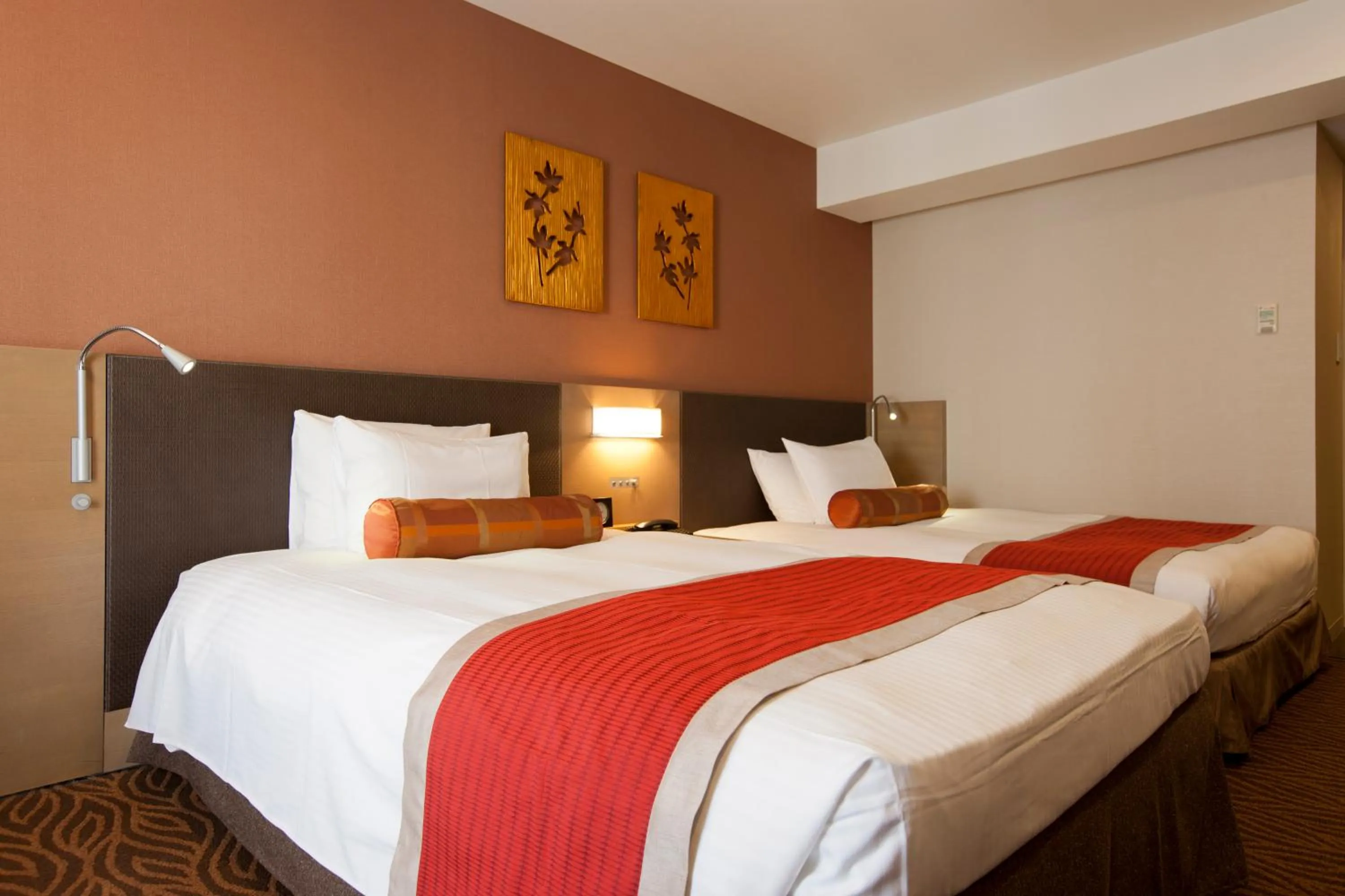 Photo of the whole room, Bed in Hotel Sardonyx Tokyo