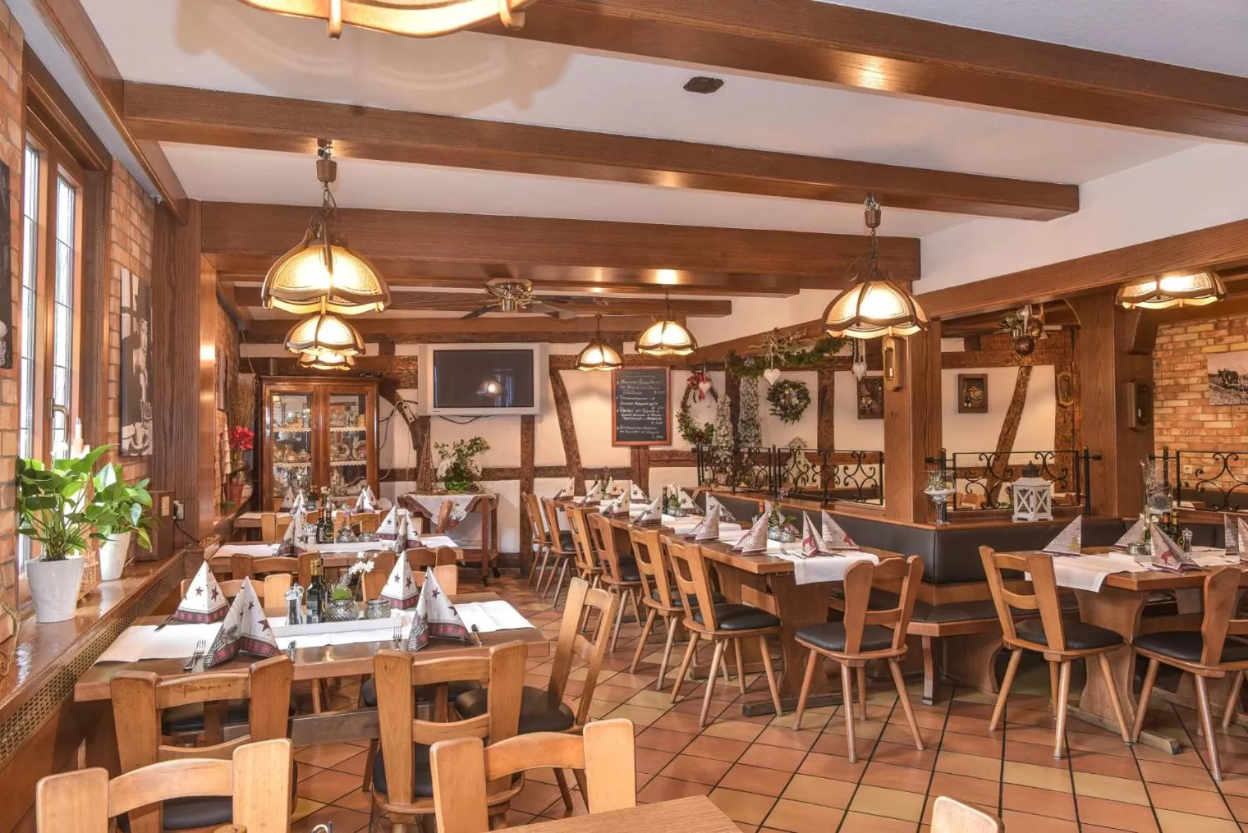 Restaurant/Places to Eat in Hotel Ristorante Rostica