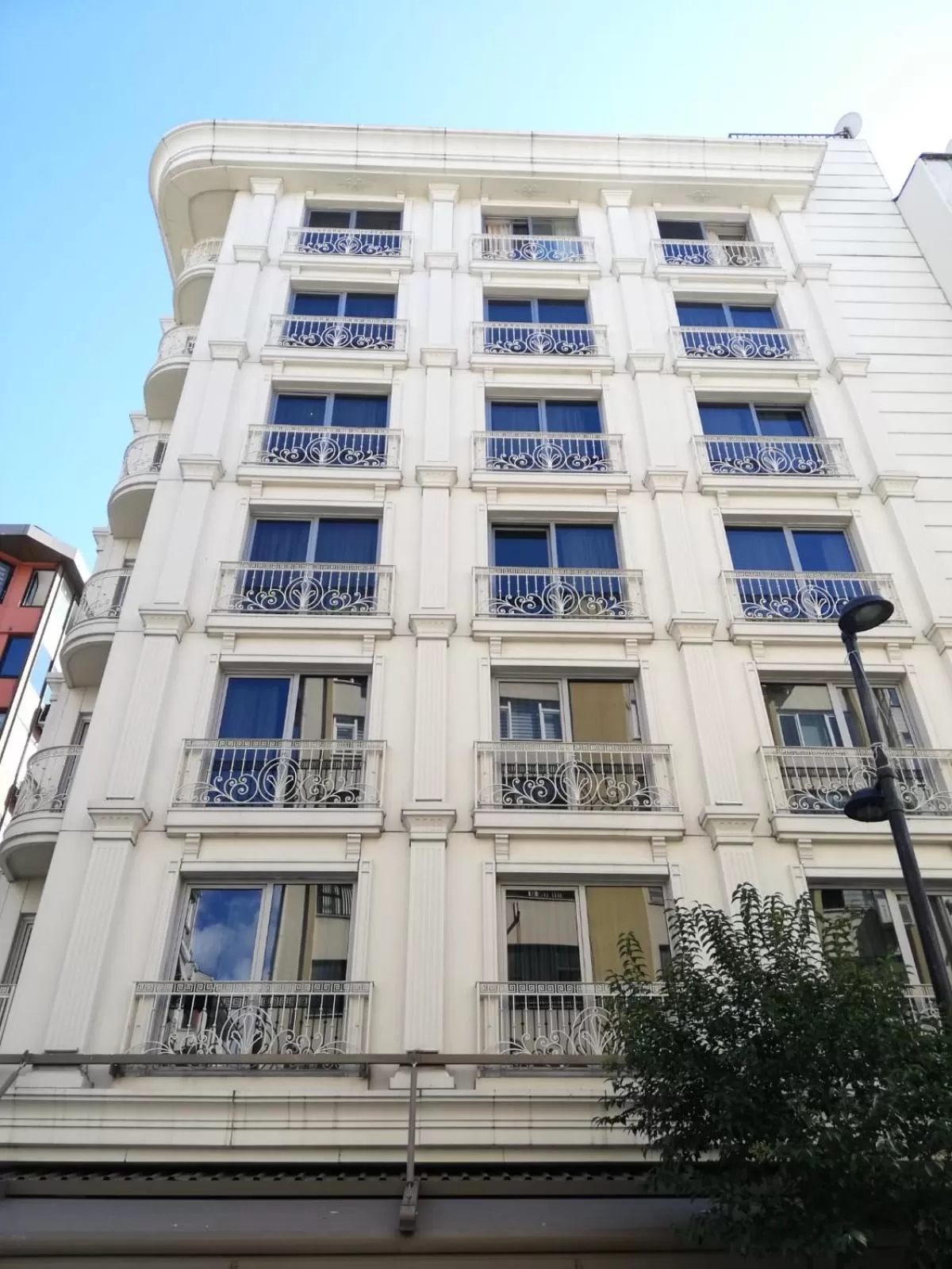 Property building in Hotel Le Mirage