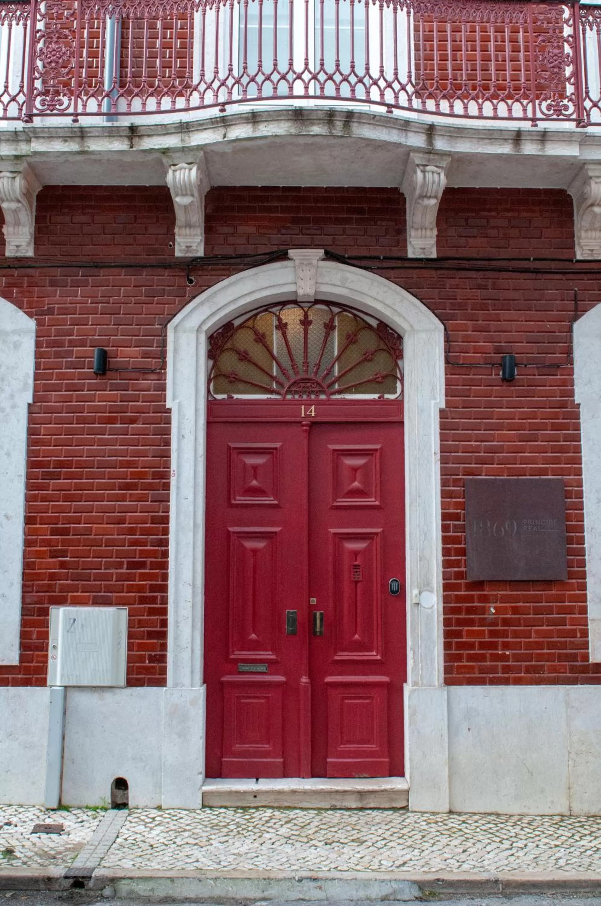 Facade/entrance in 1869 Príncipe Real House