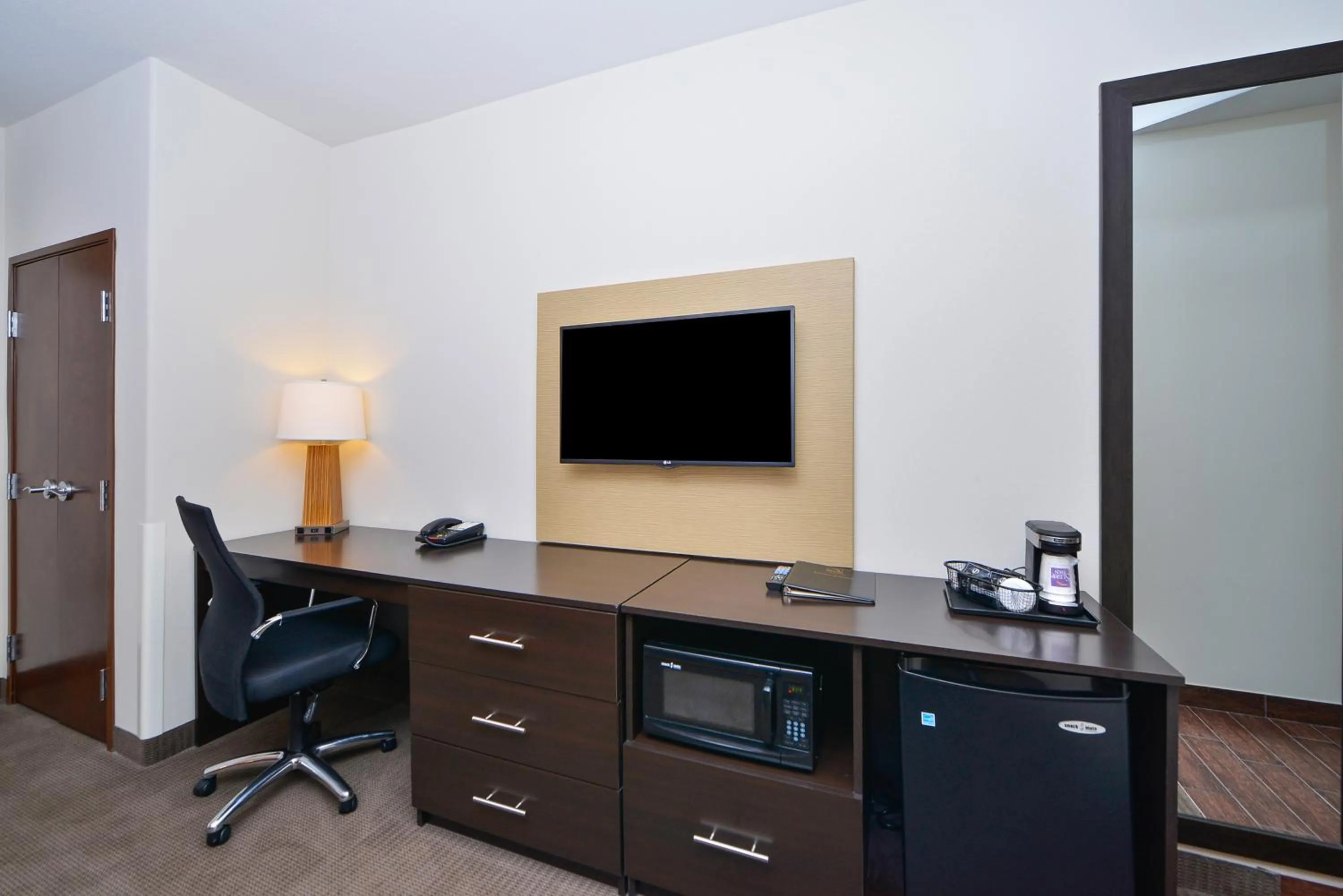 TV and multimedia in Sleep Inn & Suites Austin – Tech Center