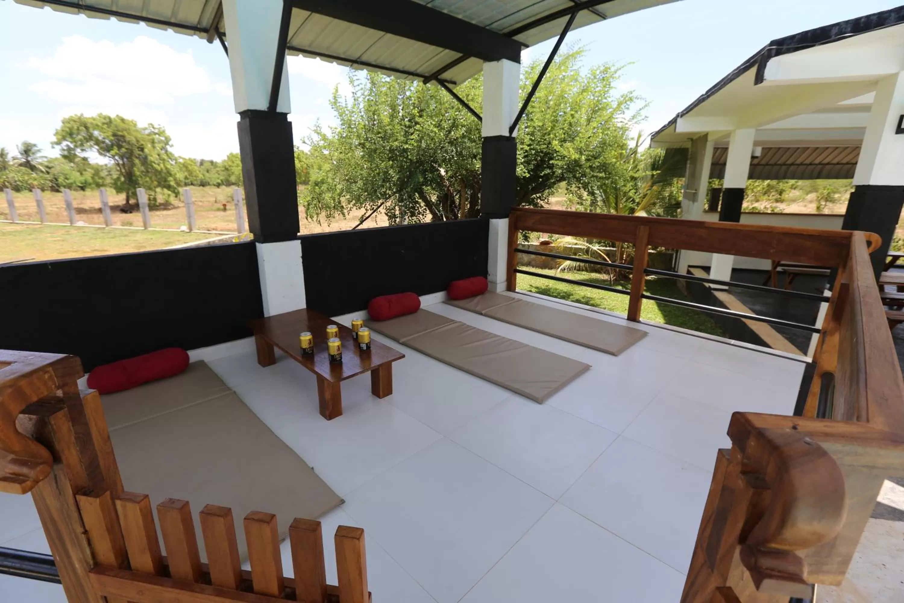 Drinks in Eco Hotel Black & White - Anuradhapura