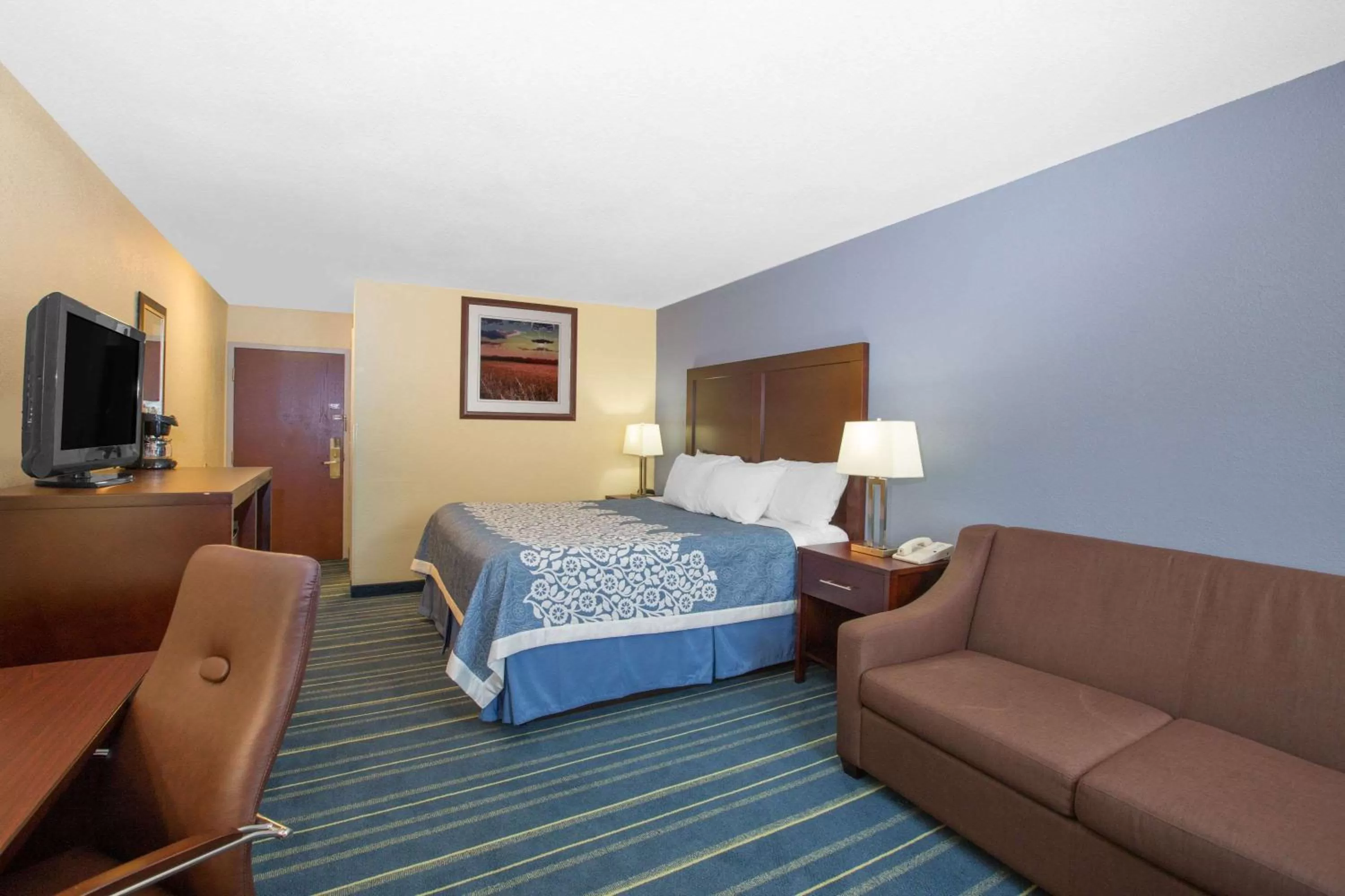 Photo of the whole room, Bed in Days Inn by Wyndham Grand Island