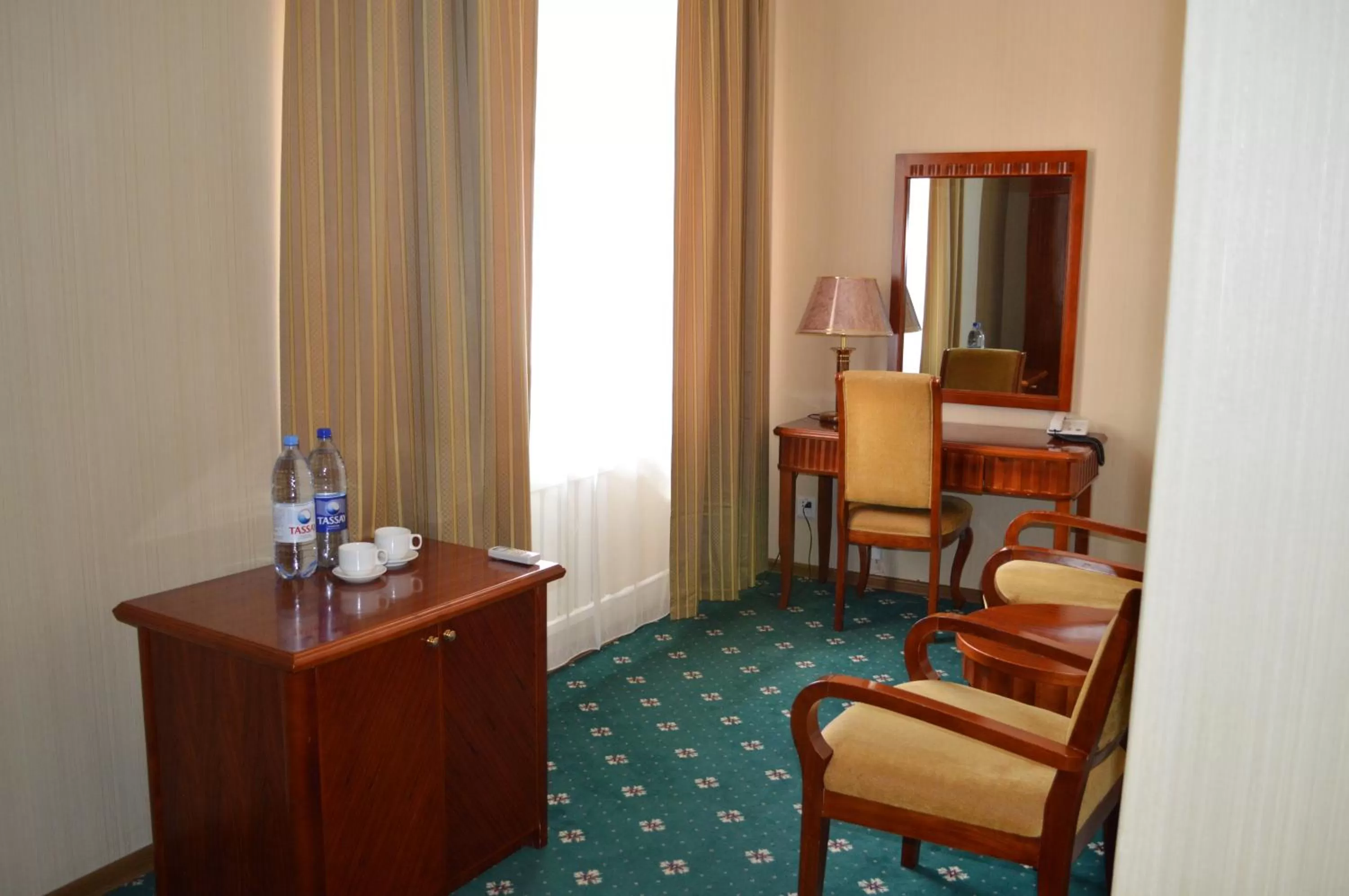 Coffee/tea facilities, Seating Area in Deluxe SPA-Hotel