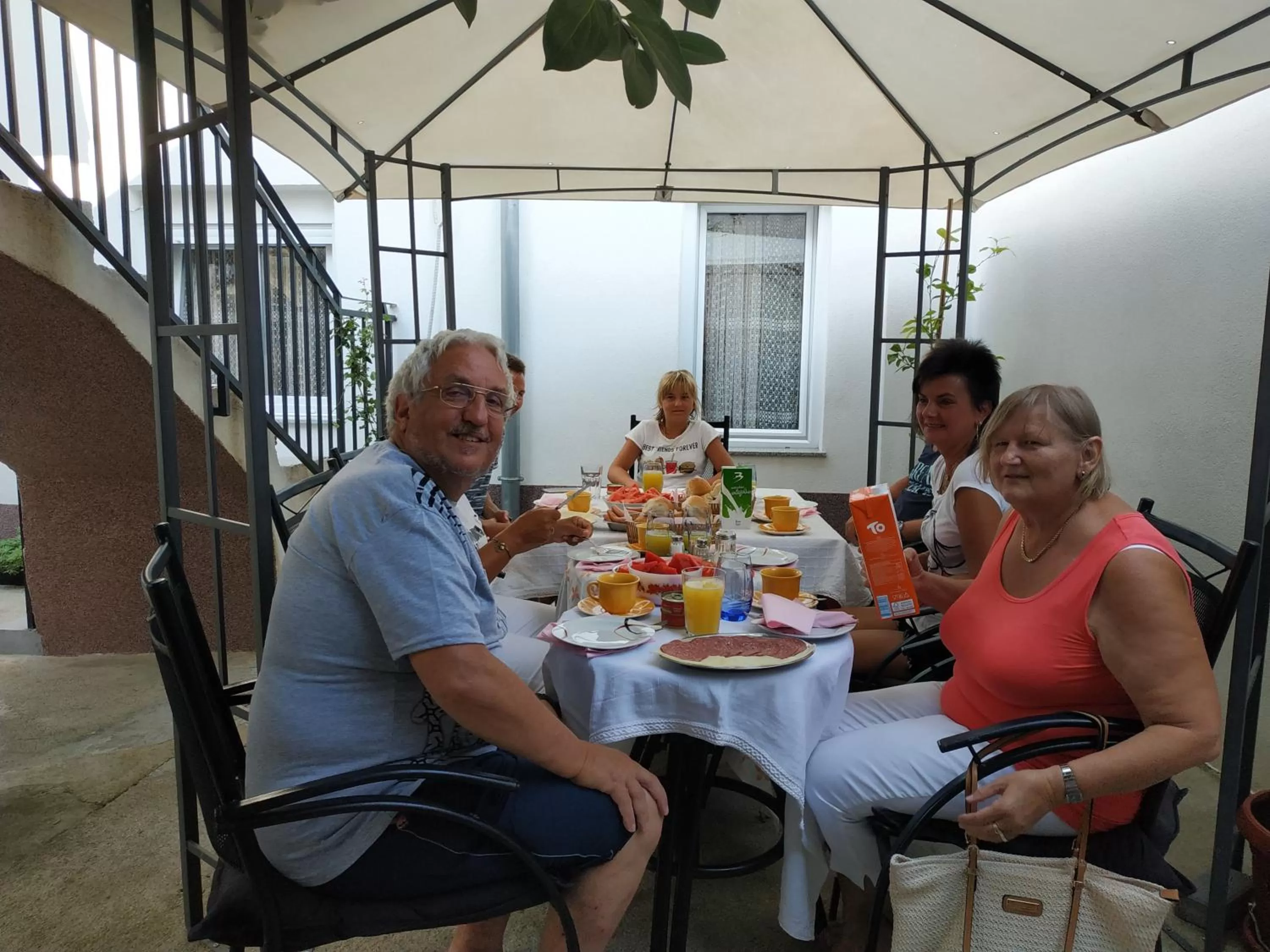 Continental breakfast, Restaurant/Places to Eat in Guest House Nana